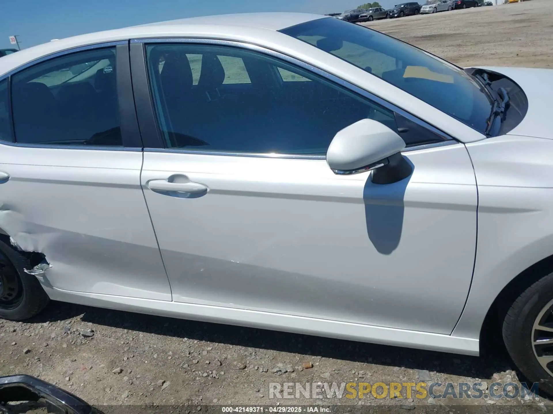 14 Photograph of a damaged car 4T1DAACK0SU526749 TOYOTA CAMRY 2025