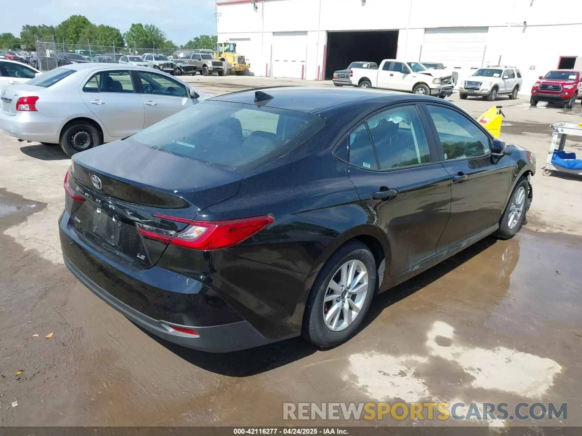 4 Photograph of a damaged car 4T1DAACK0SU531241 TOYOTA CAMRY 2025
