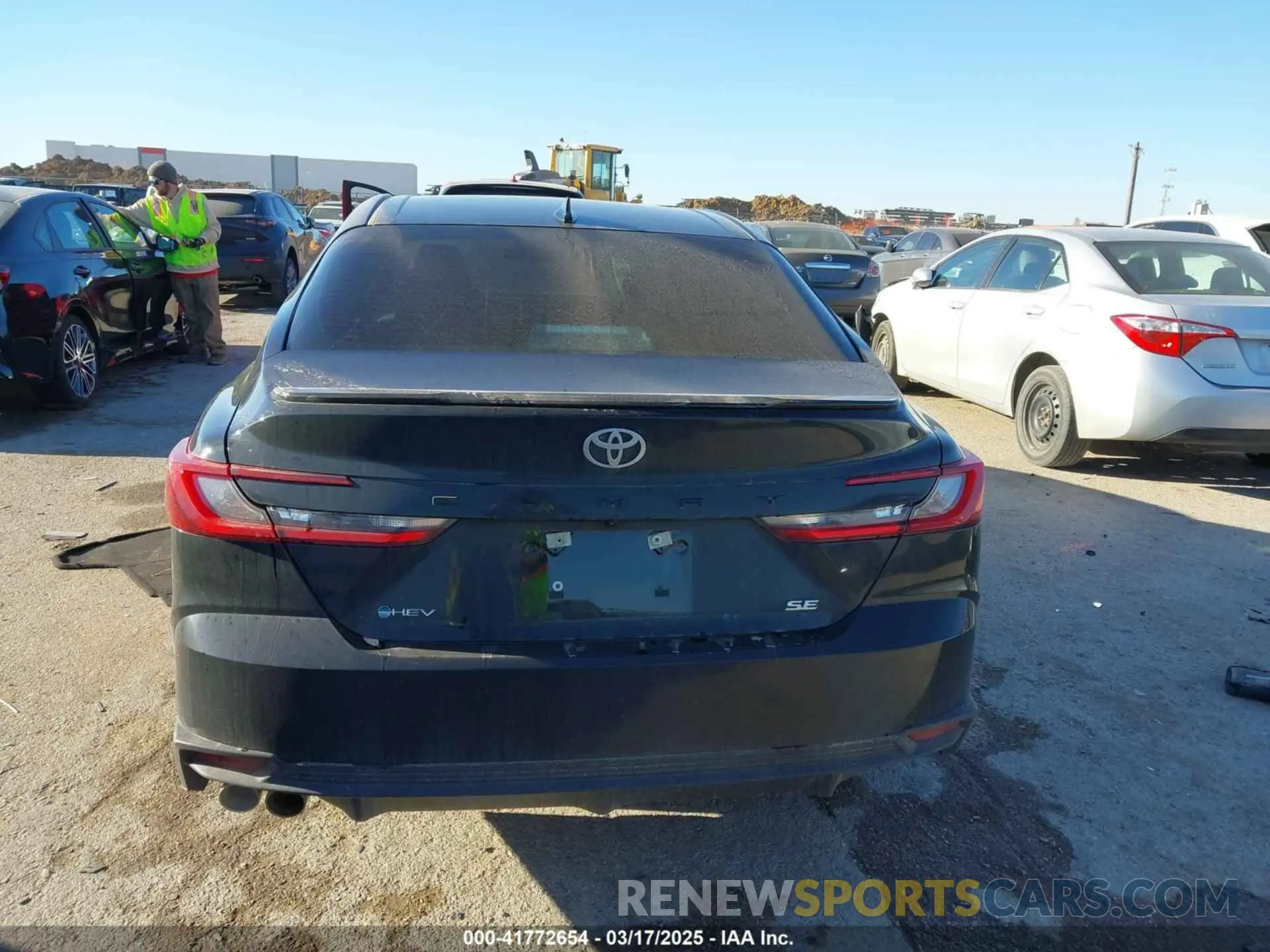 16 Photograph of a damaged car 4T1DAACK0SU555314 TOYOTA CAMRY 2025