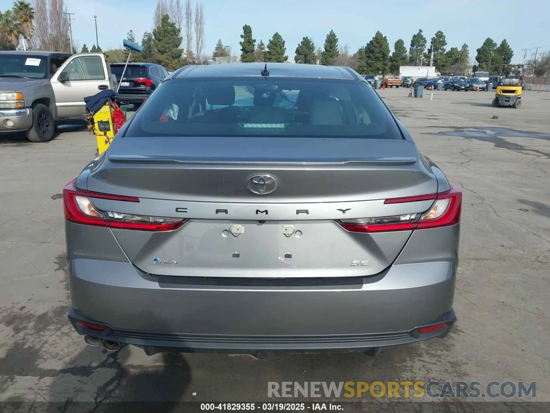 15 Photograph of a damaged car 4T1DAACK0SU563946 TOYOTA CAMRY 2025