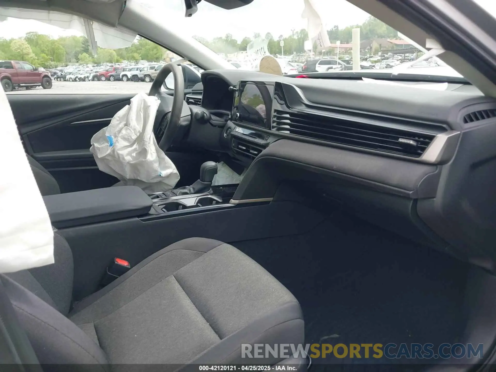 5 Photograph of a damaged car 4T1DAACK0SU566474 TOYOTA CAMRY 2025