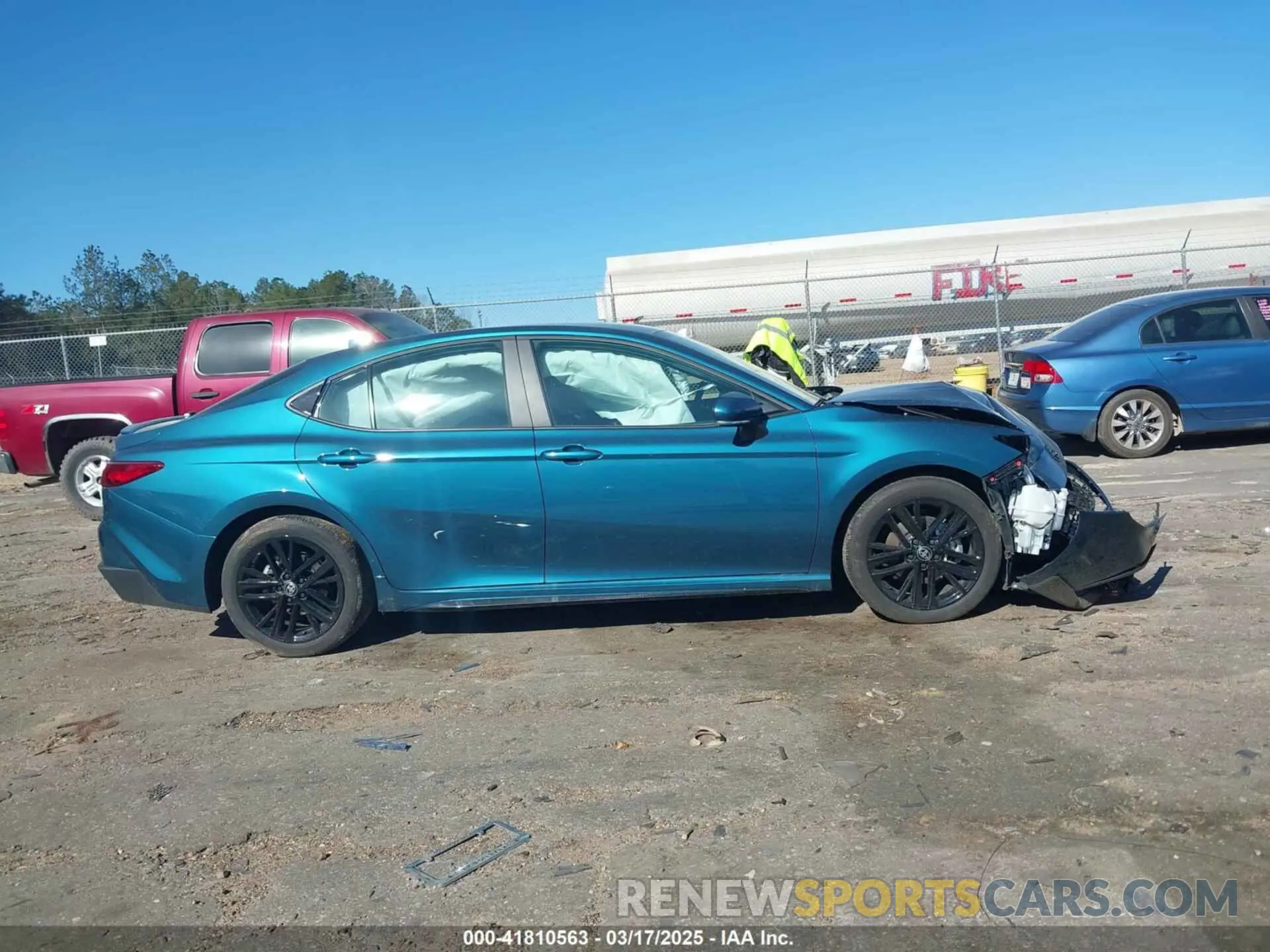 14 Photograph of a damaged car 4T1DAACK0SU568578 TOYOTA CAMRY 2025