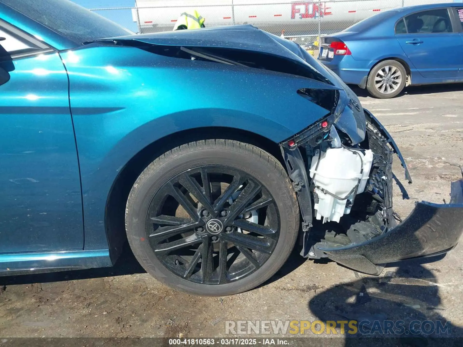 19 Photograph of a damaged car 4T1DAACK0SU568578 TOYOTA CAMRY 2025