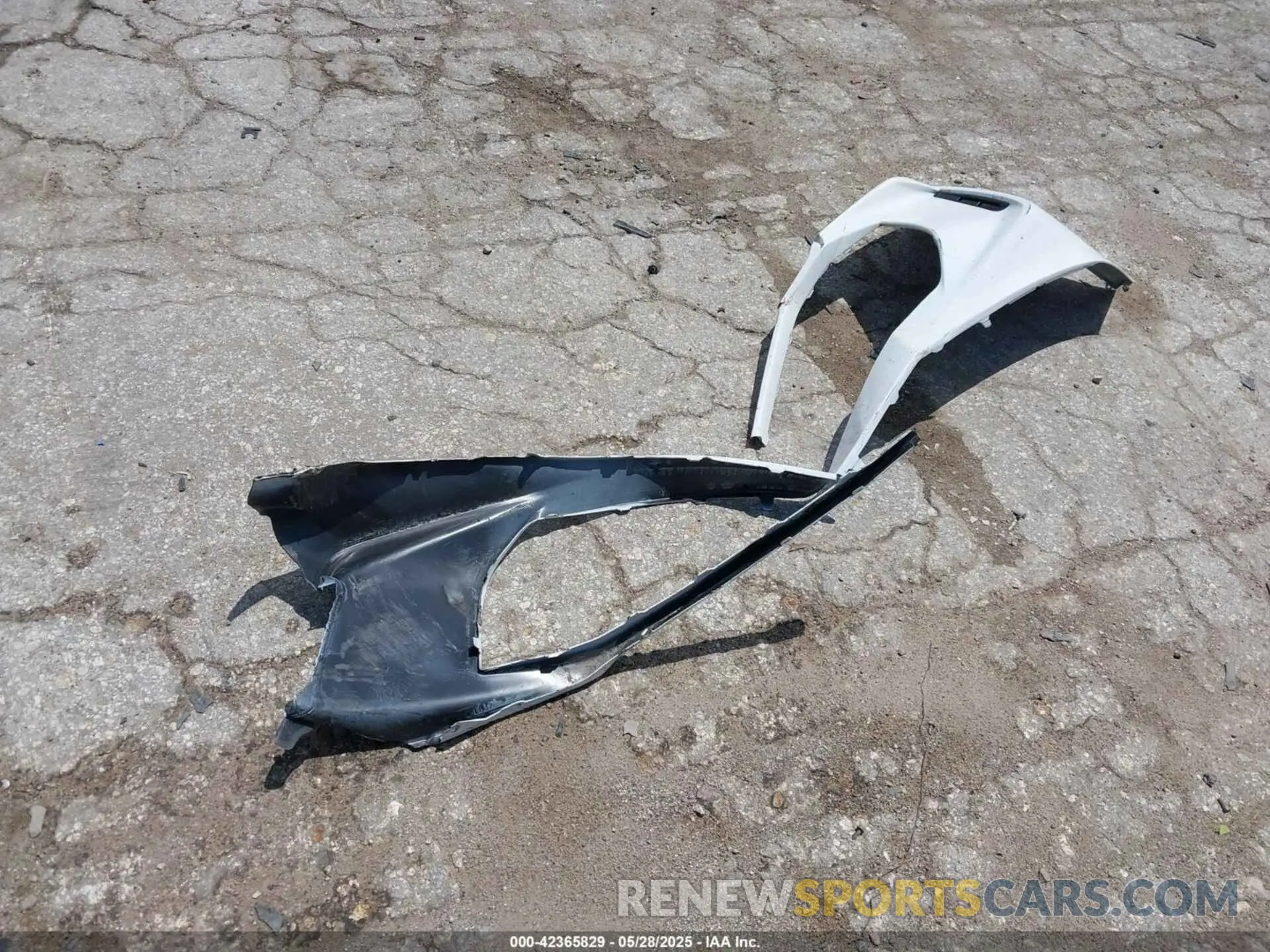 11 Photograph of a damaged car 4T1DAACK0SU584151 TOYOTA CAMRY 2025