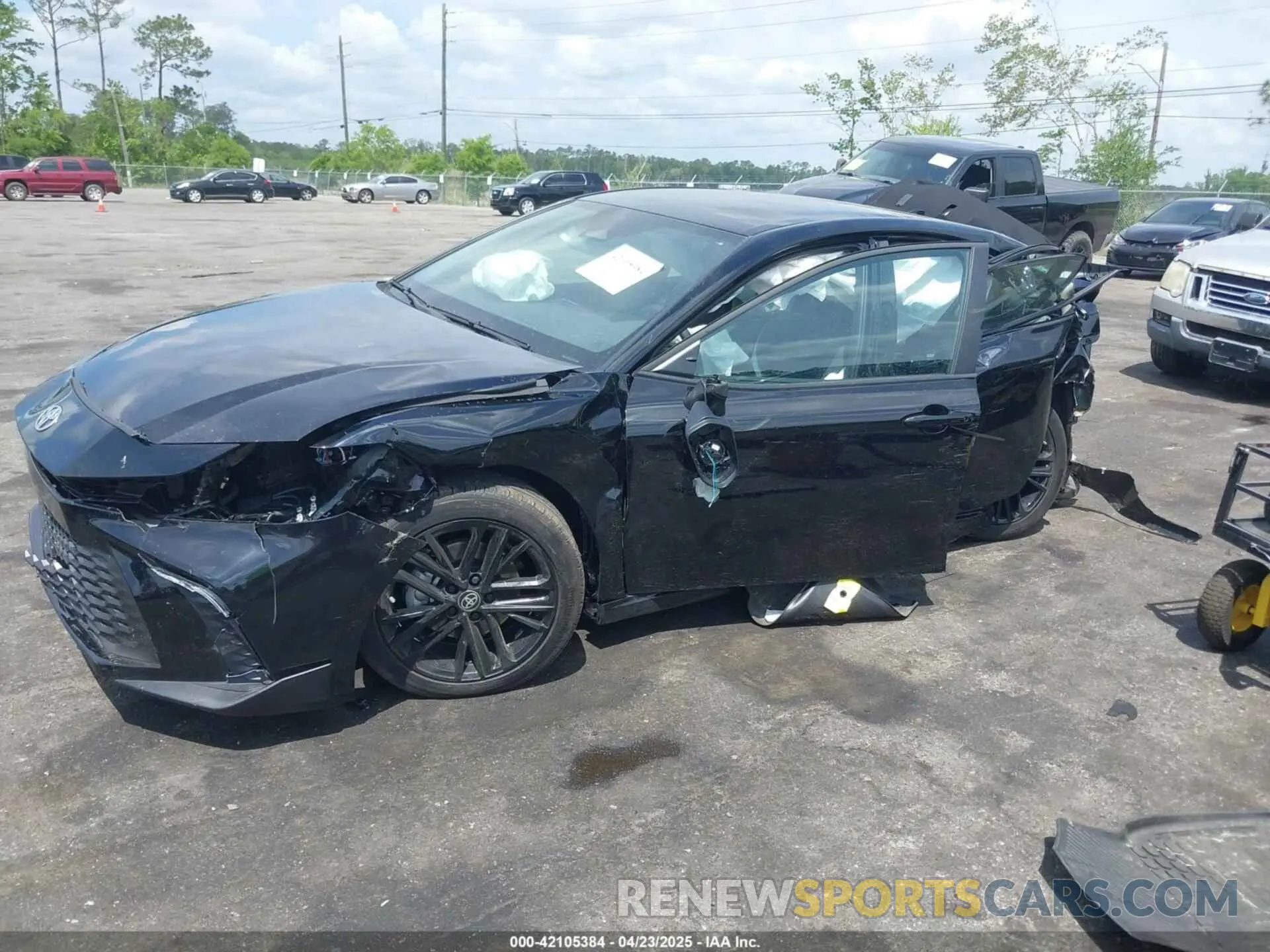 2 Photograph of a damaged car 4T1DAACK0SU593545 TOYOTA CAMRY 2025