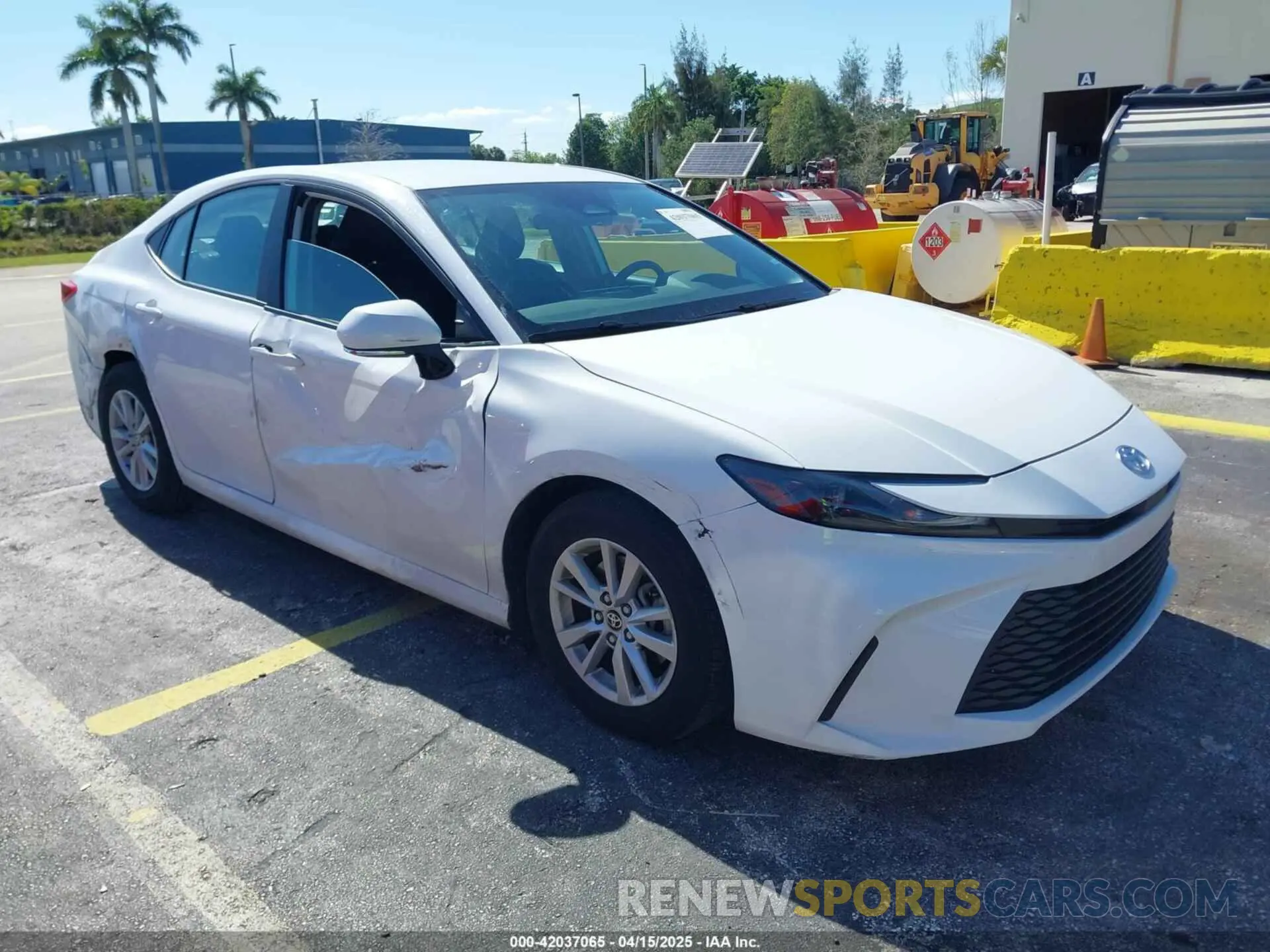 1 Photograph of a damaged car 4T1DAACK1SU001473 TOYOTA CAMRY 2025
