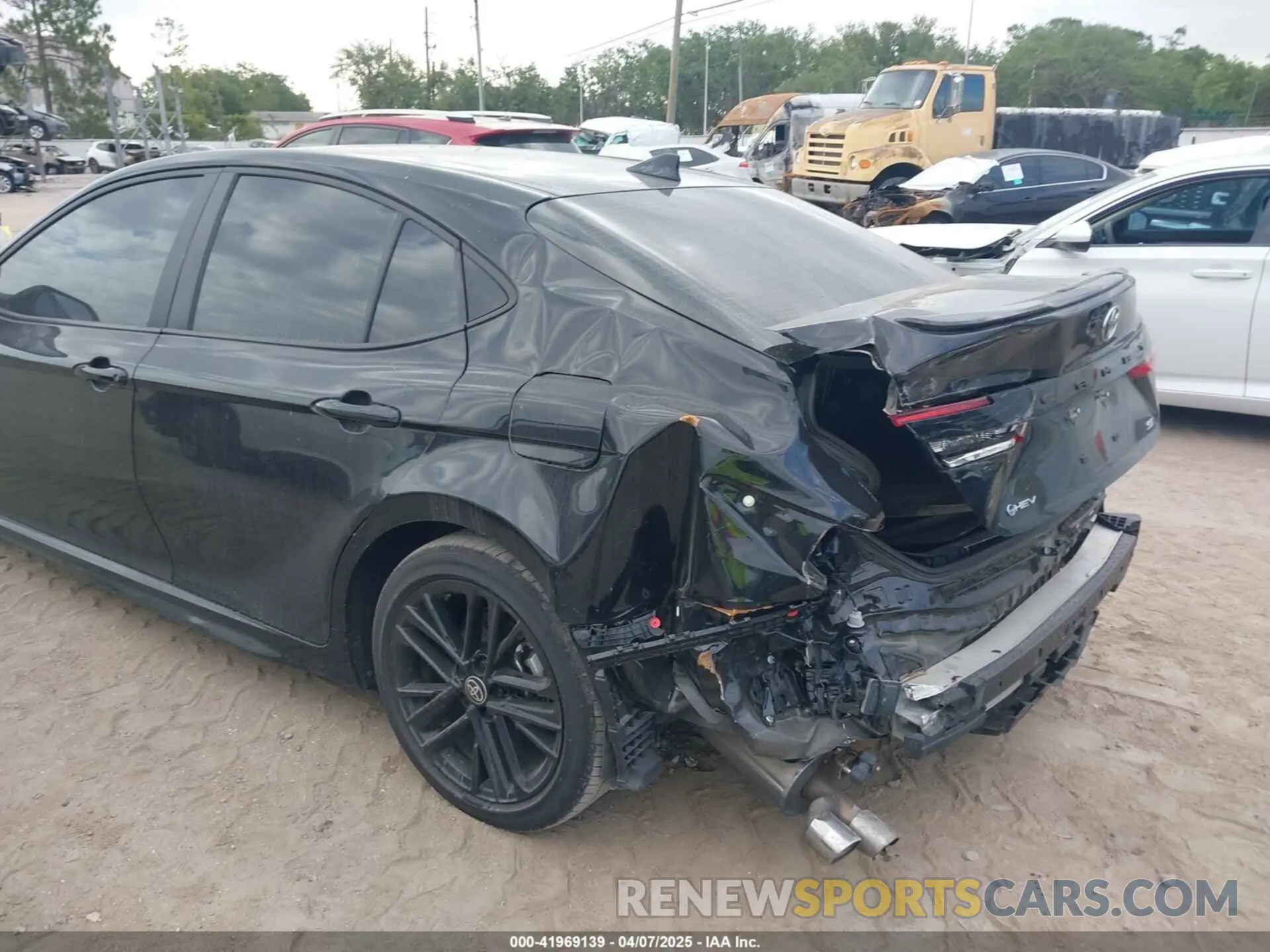 6 Photograph of a damaged car 4T1DAACK1SU007211 TOYOTA CAMRY 2025