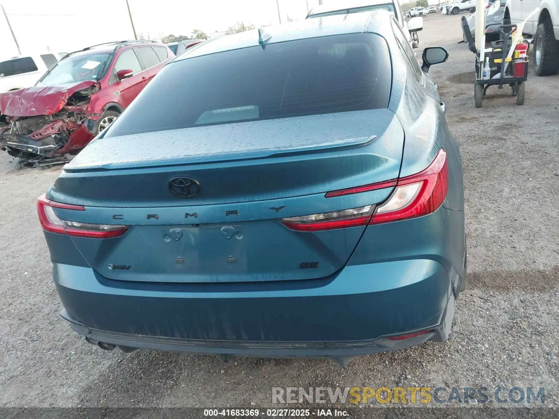17 Photograph of a damaged car 4T1DAACK1SU008729 TOYOTA CAMRY 2025