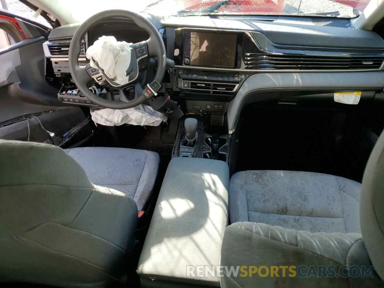 8 Photograph of a damaged car 4T1DAACK1SU060006 TOYOTA CAMRY 2025