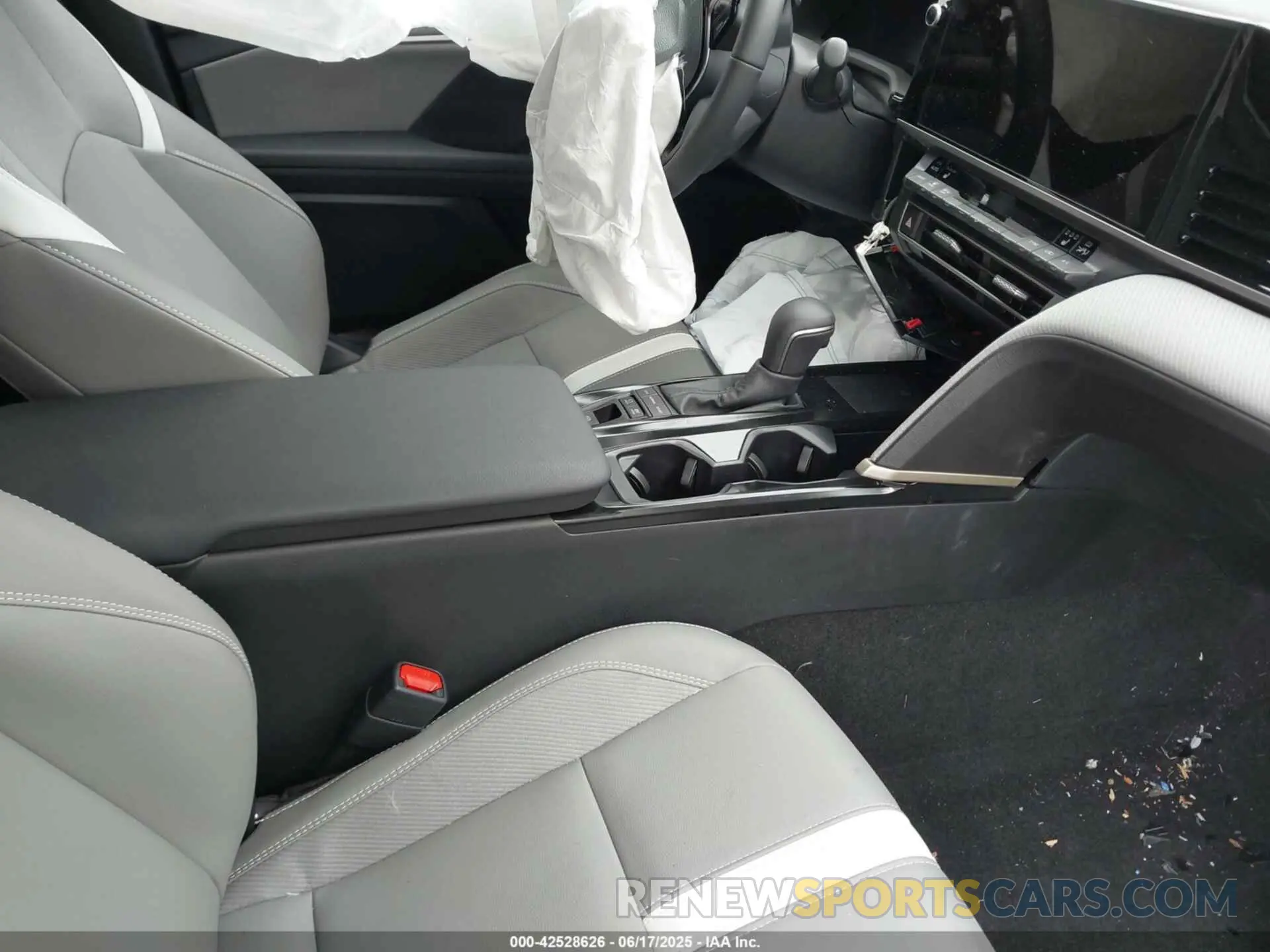 5 Photograph of a damaged car 4T1DAACK1SU115280 TOYOTA CAMRY 2025