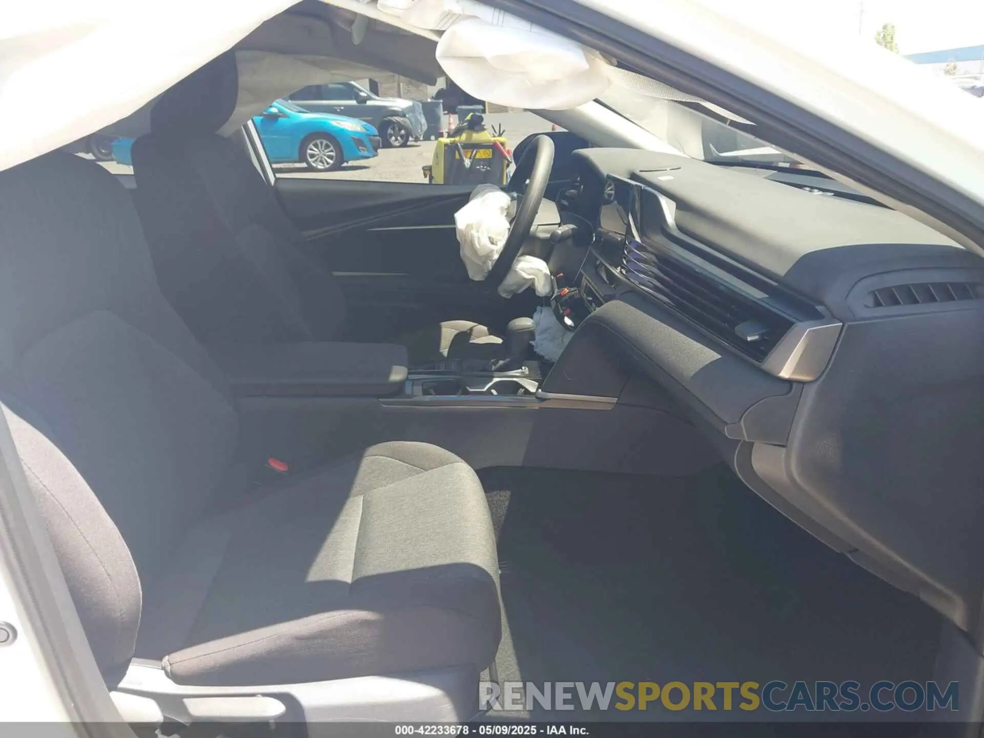 5 Photograph of a damaged car 4T1DAACK1SU516120 TOYOTA CAMRY 2025
