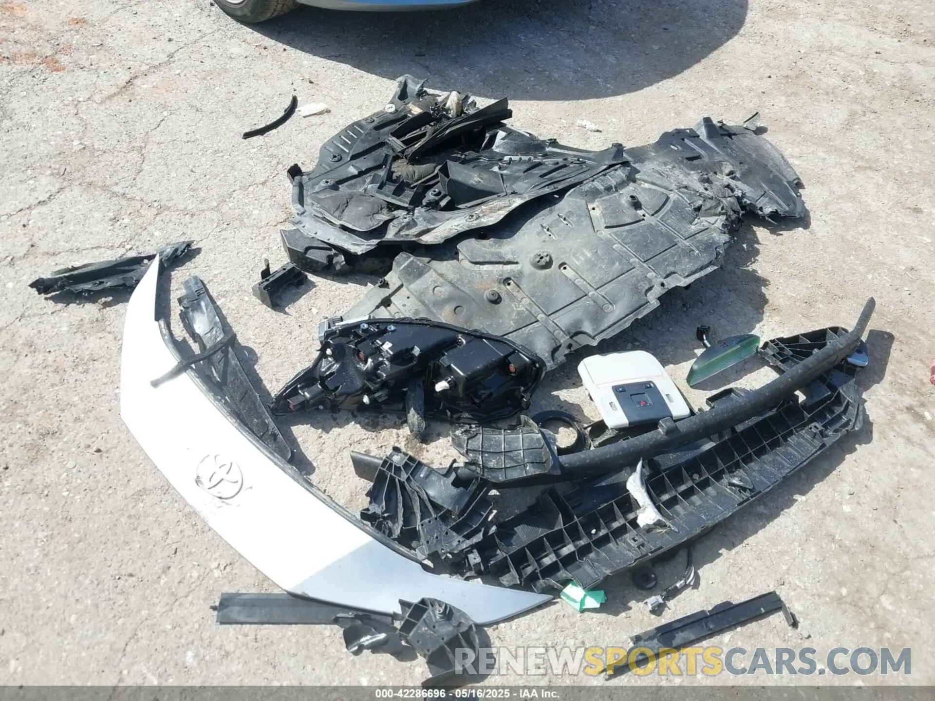 12 Photograph of a damaged car 4T1DAACK1SU532740 TOYOTA CAMRY 2025