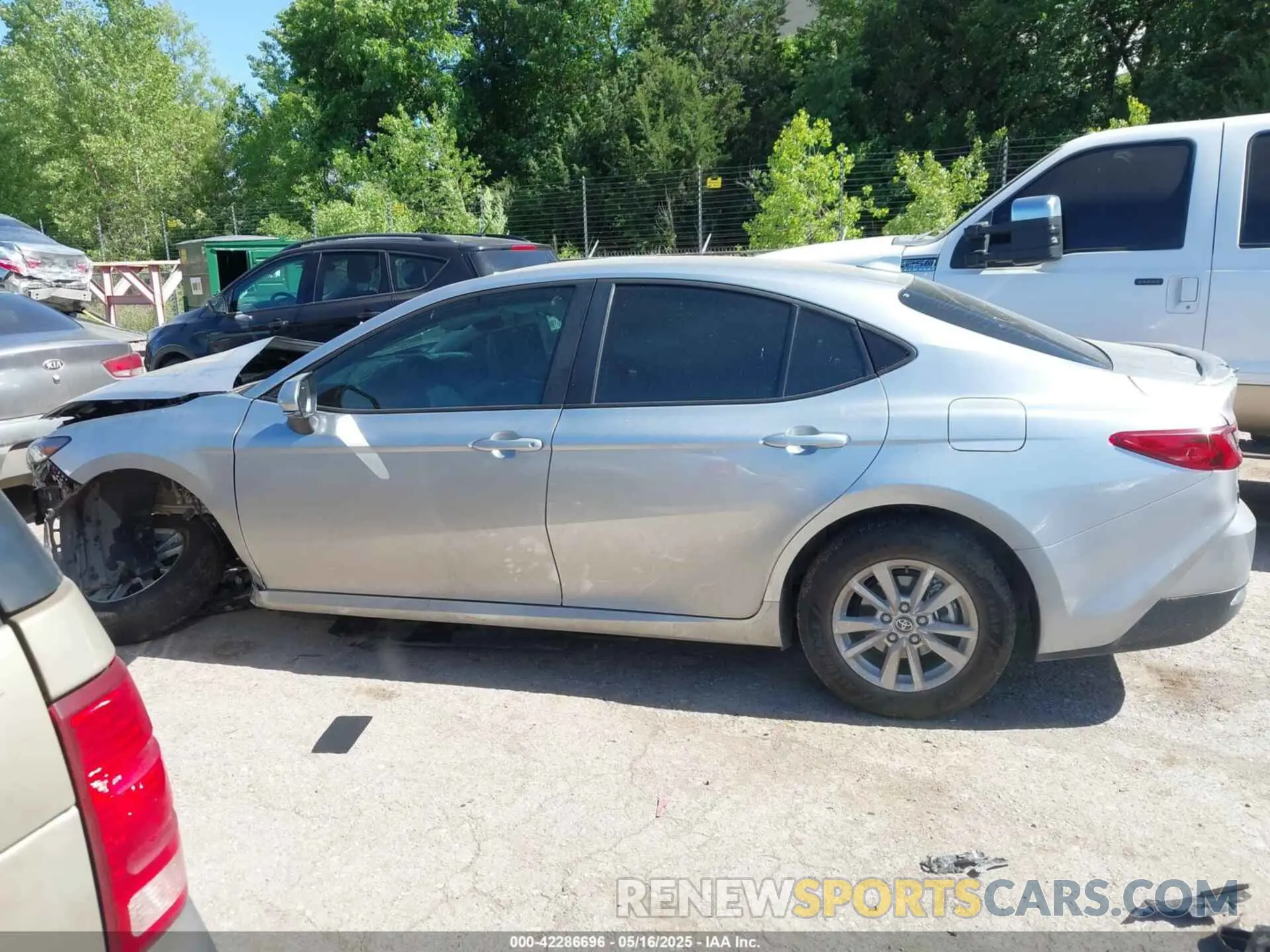 15 Photograph of a damaged car 4T1DAACK1SU532740 TOYOTA CAMRY 2025