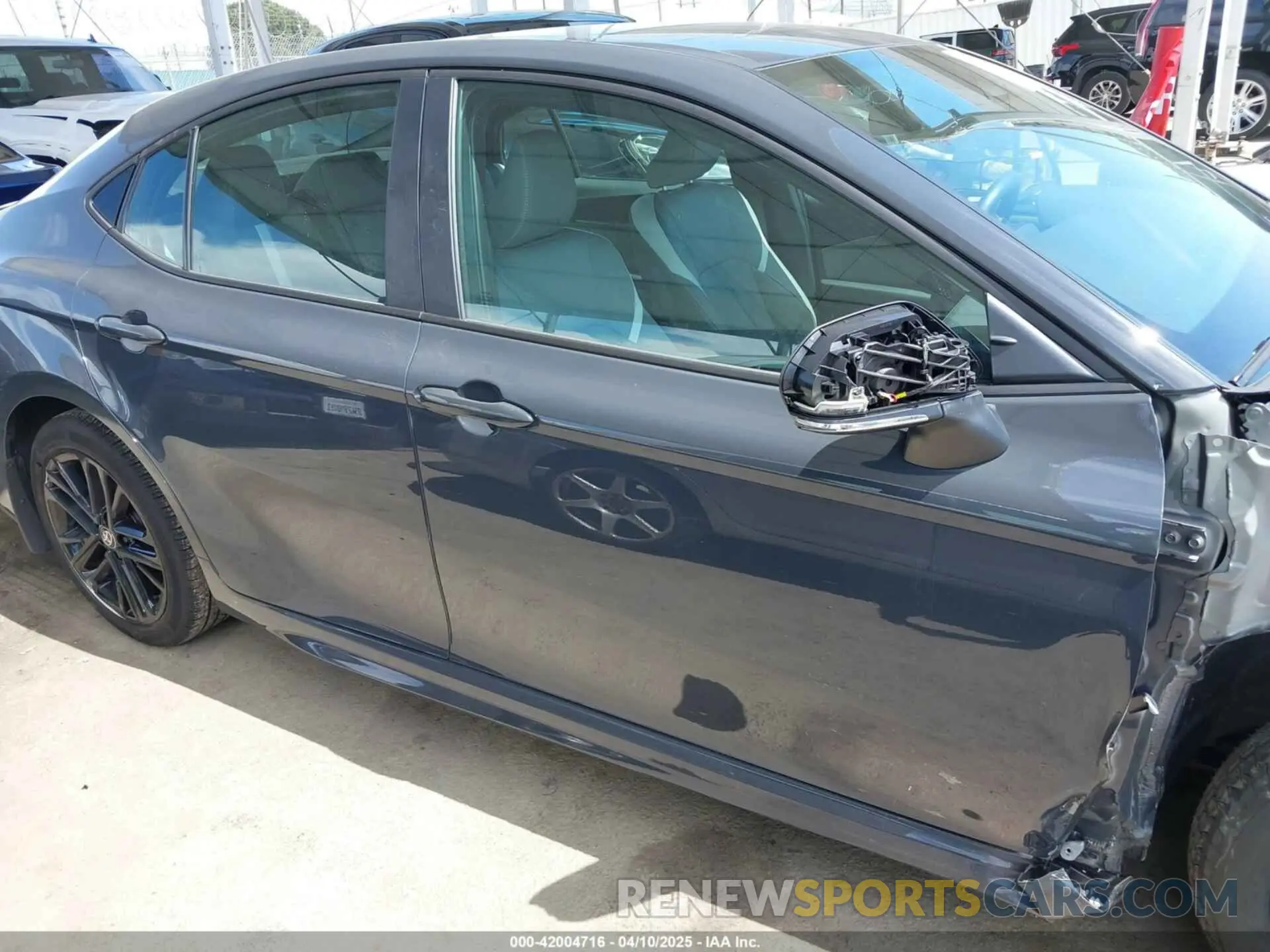 13 Photograph of a damaged car 4T1DAACK1SU541650 TOYOTA CAMRY 2025
