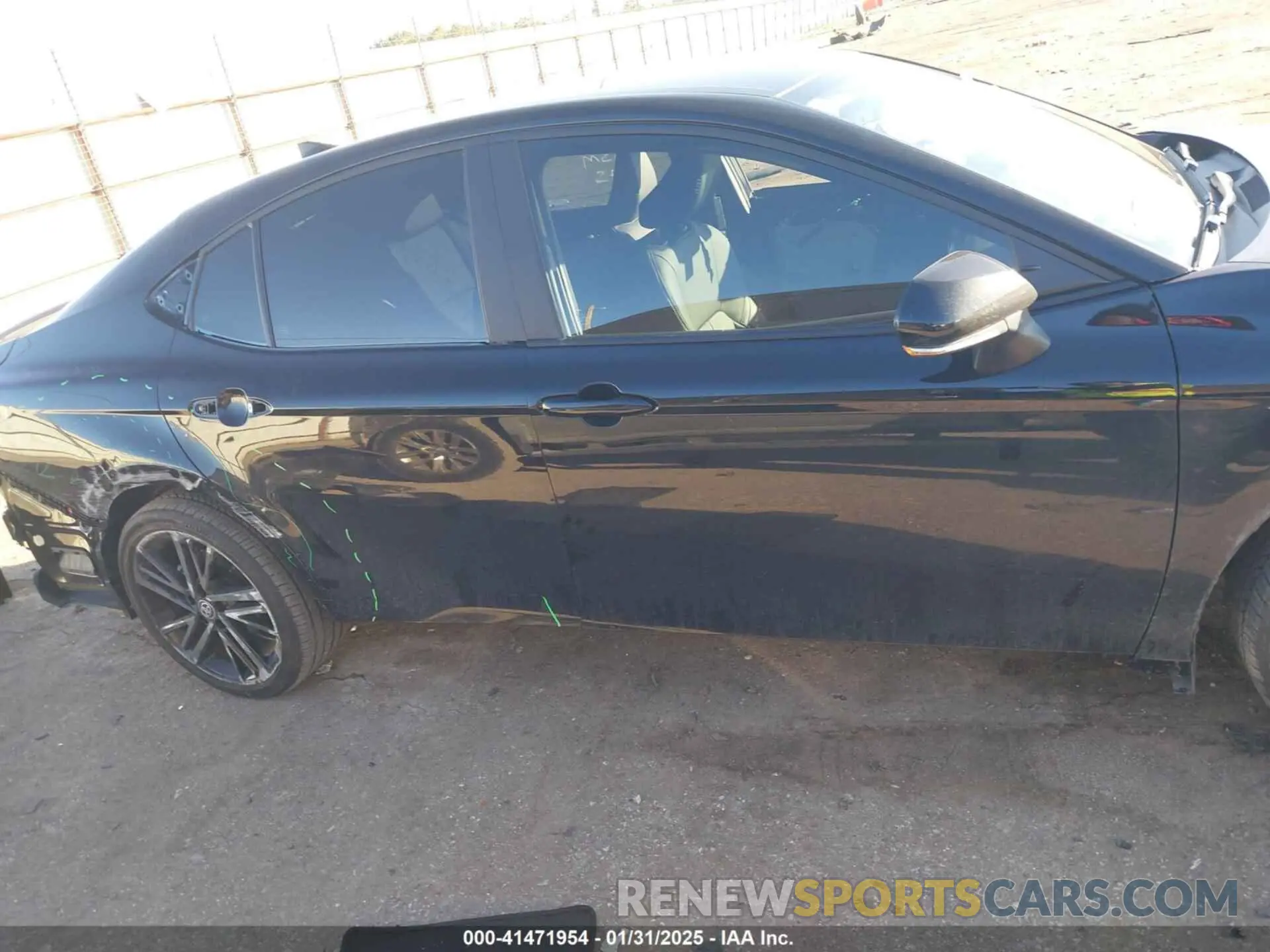 14 Photograph of a damaged car 4T1DAACK1SU557590 TOYOTA CAMRY 2025