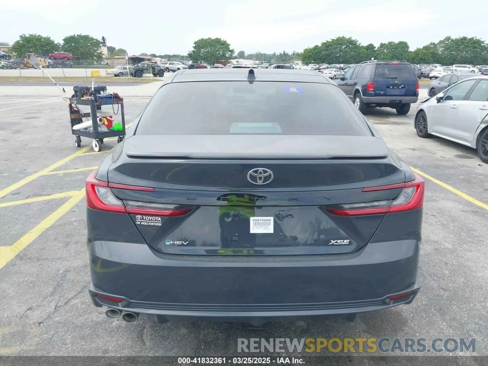 16 Photograph of a damaged car 4T1DAACK2SU055817 TOYOTA CAMRY 2025