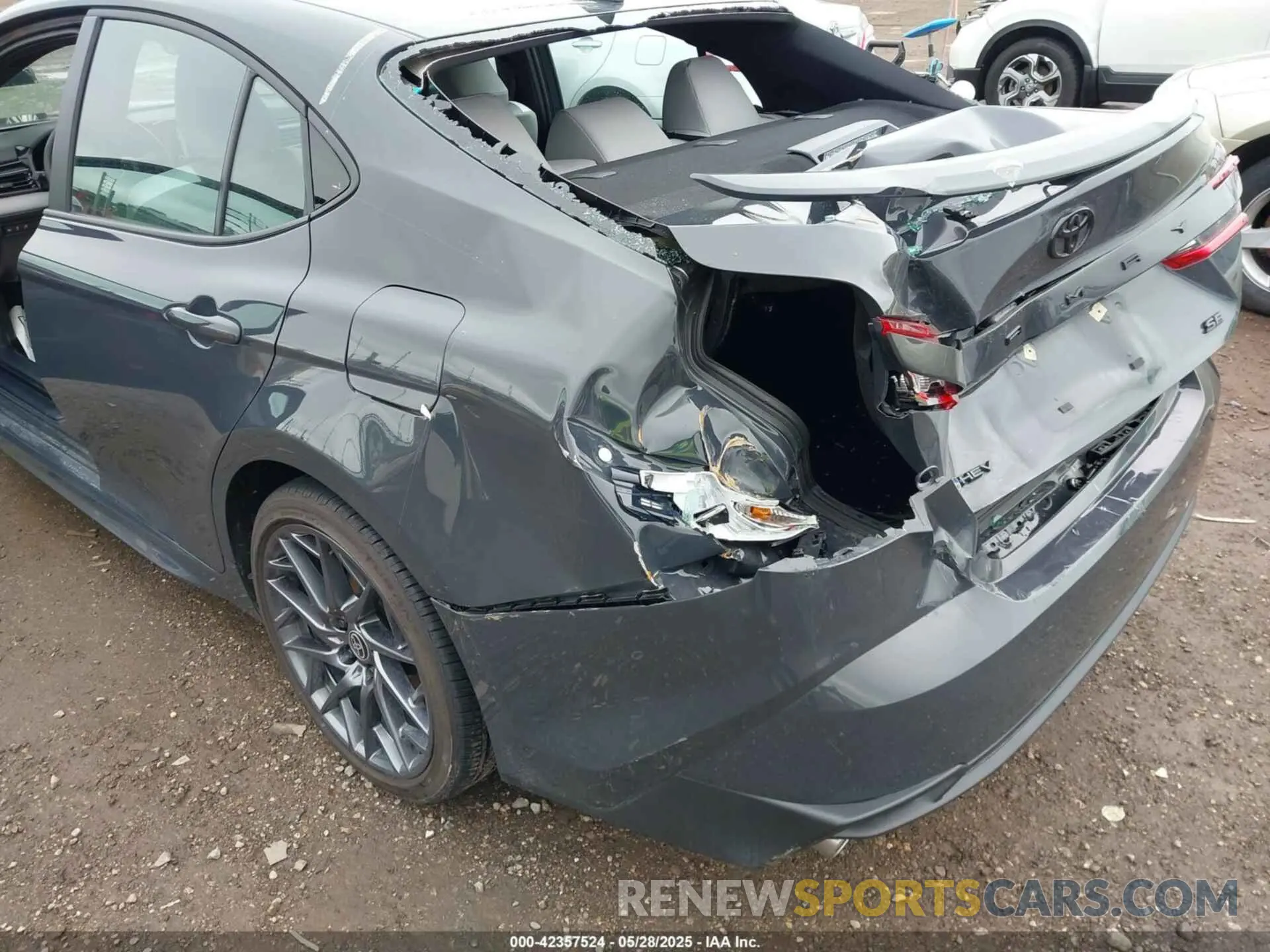 17 Photograph of a damaged car 4T1DAACK2SU065344 TOYOTA CAMRY 2025
