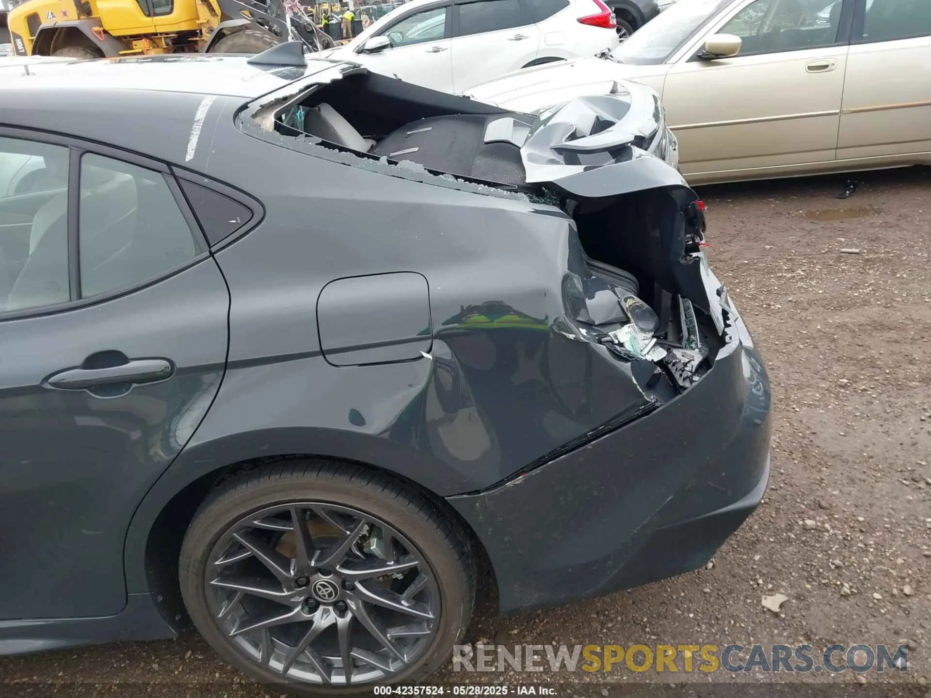 18 Photograph of a damaged car 4T1DAACK2SU065344 TOYOTA CAMRY 2025