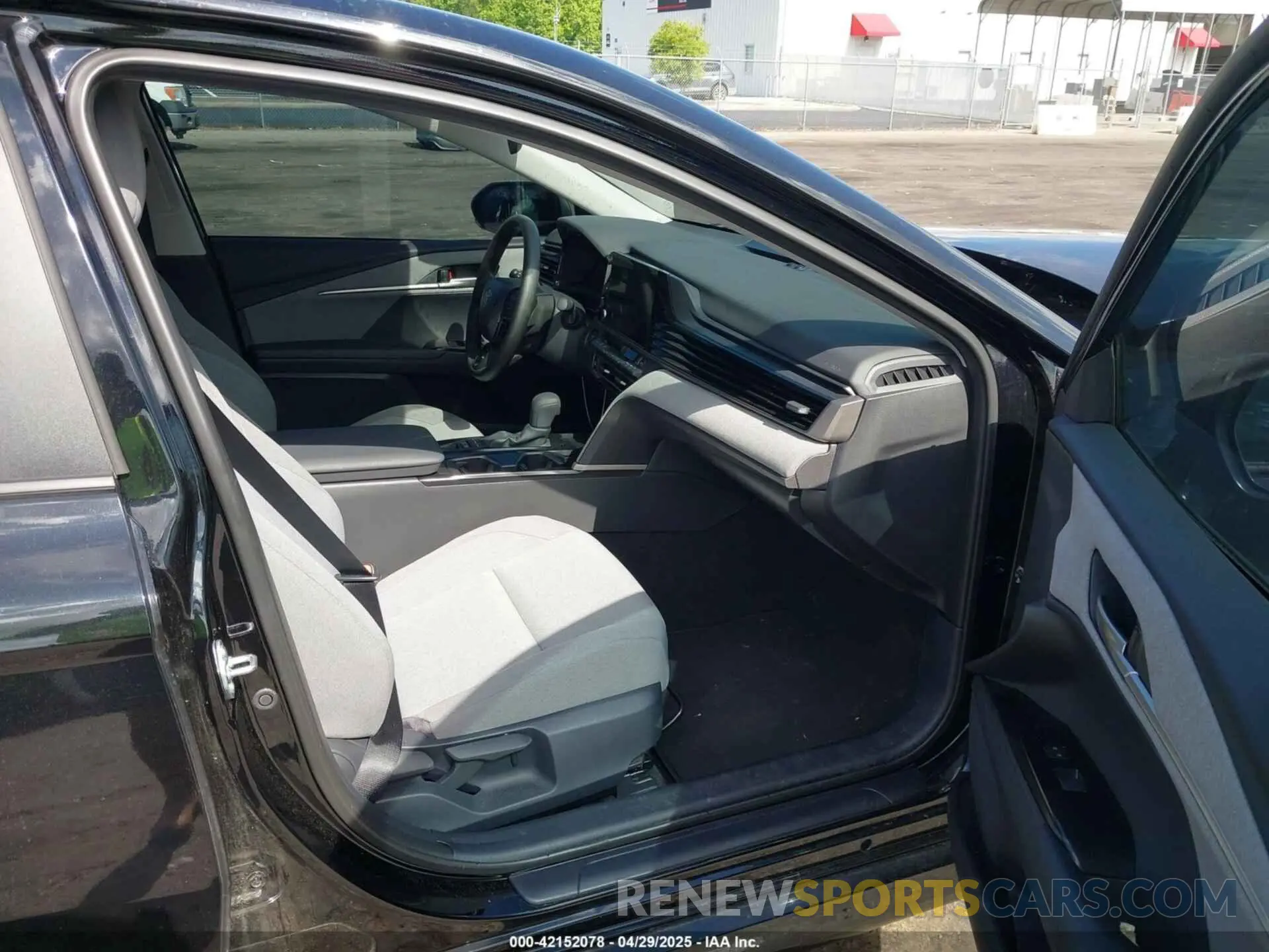 5 Photograph of a damaged car 4T1DAACK2SU124019 TOYOTA CAMRY 2025