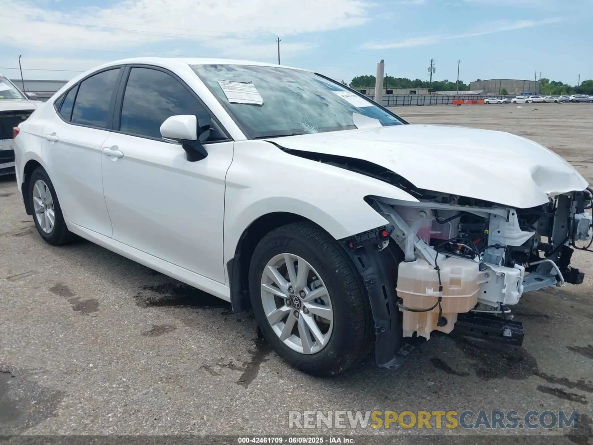 1 Photograph of a damaged car 4T1DAACK2SU563608 TOYOTA CAMRY 2025