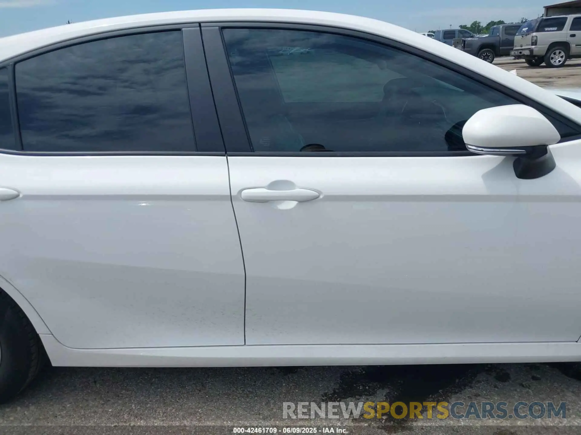 13 Photograph of a damaged car 4T1DAACK2SU563608 TOYOTA CAMRY 2025