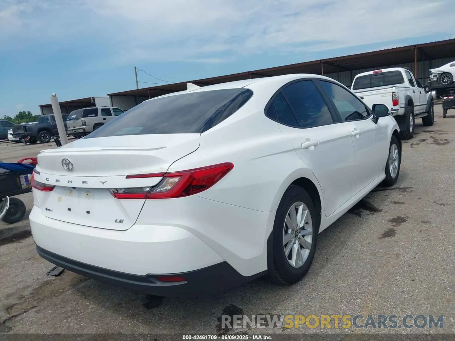 4 Photograph of a damaged car 4T1DAACK2SU563608 TOYOTA CAMRY 2025