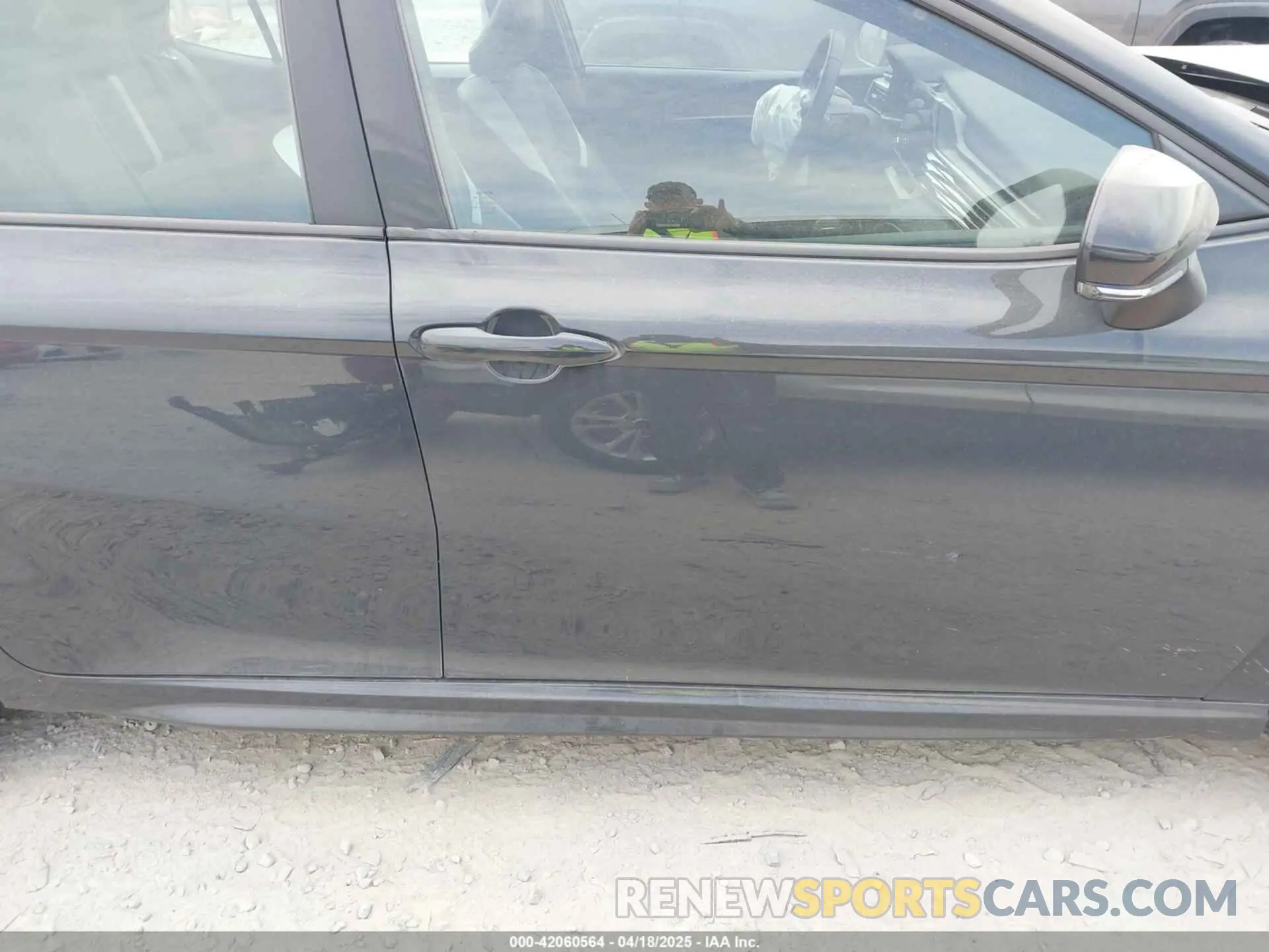 14 Photograph of a damaged car 4T1DAACK2SU566623 TOYOTA CAMRY 2025