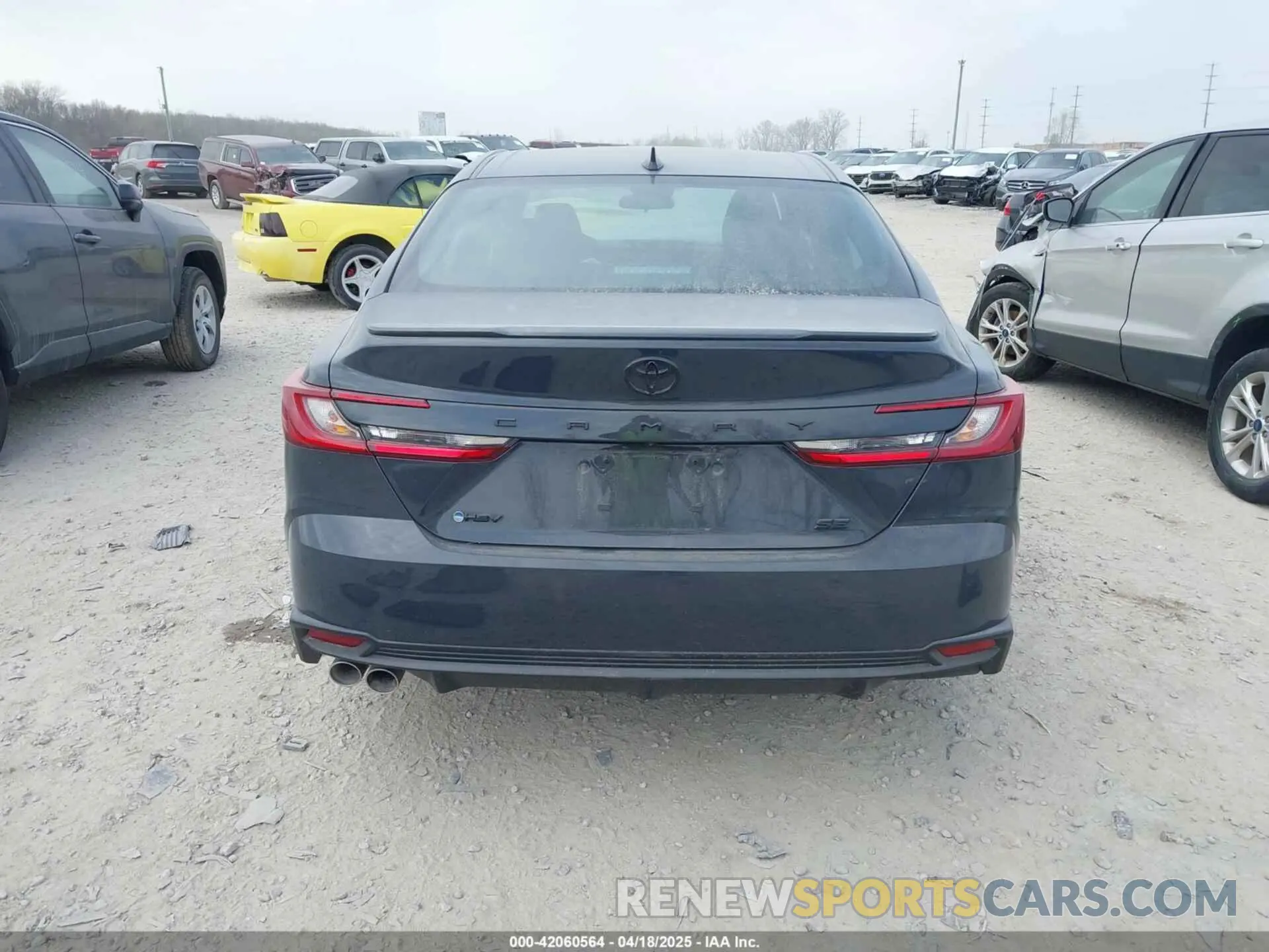 17 Photograph of a damaged car 4T1DAACK2SU566623 TOYOTA CAMRY 2025