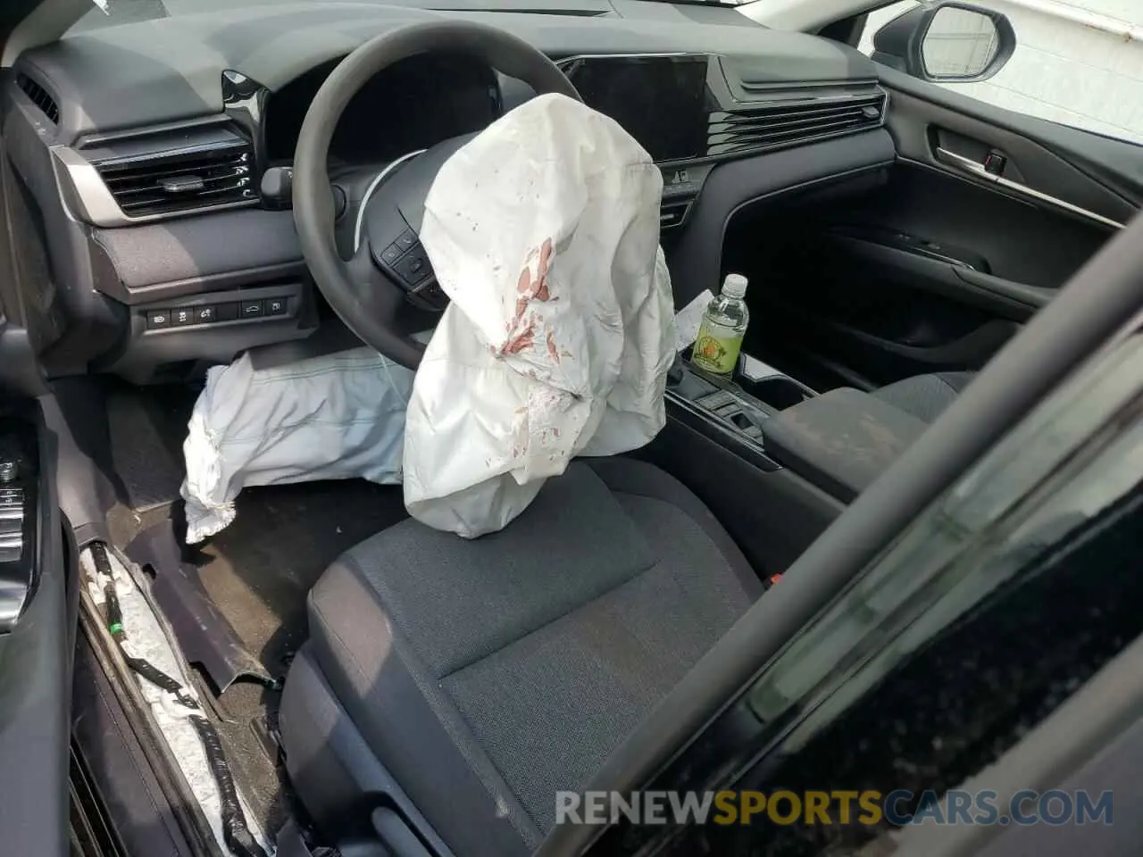 8 Photograph of a damaged car 4T1DAACK2SU569196 TOYOTA CAMRY 2025