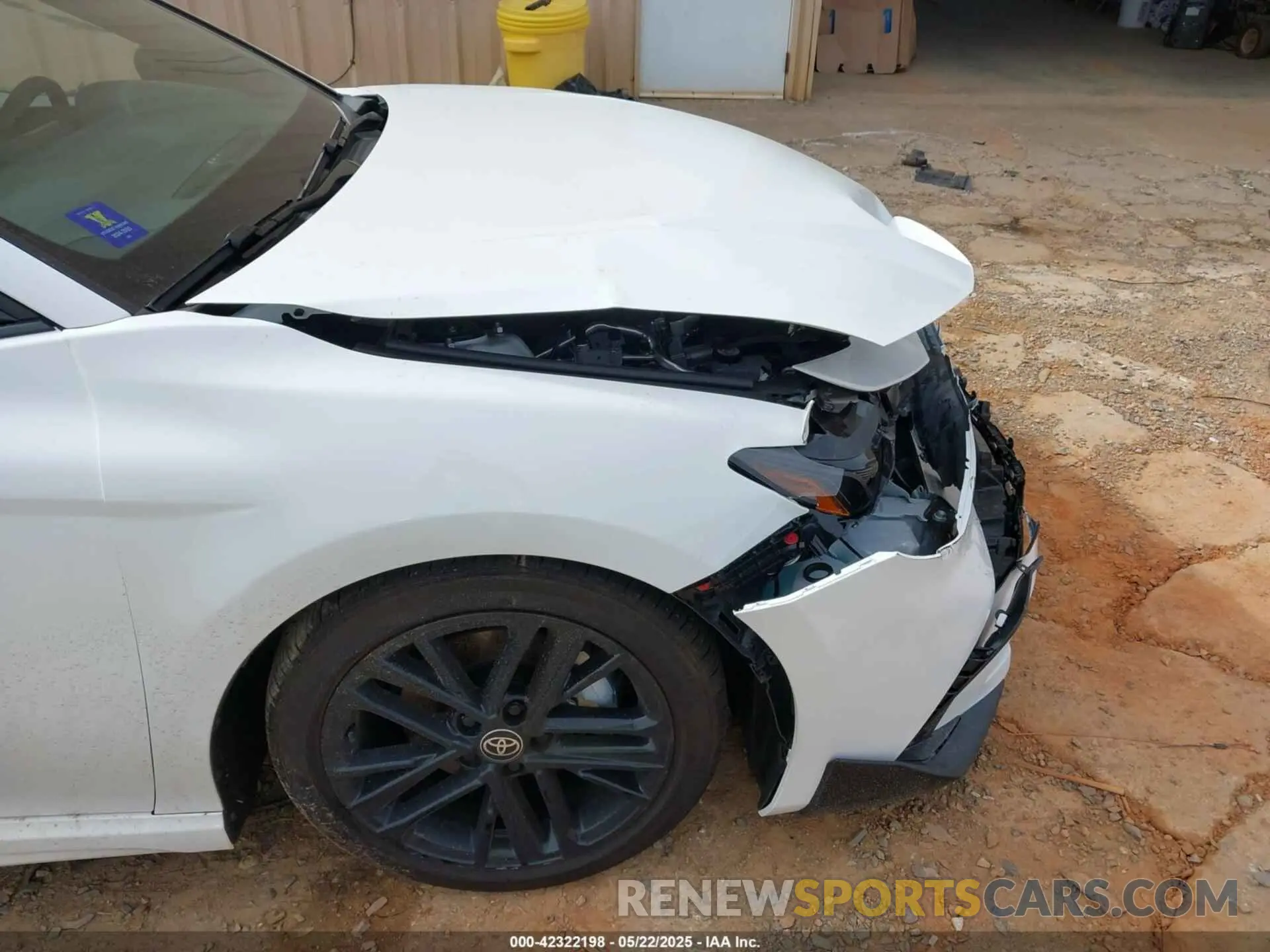 19 Photograph of a damaged car 4T1DAACK2SU592588 TOYOTA CAMRY 2025