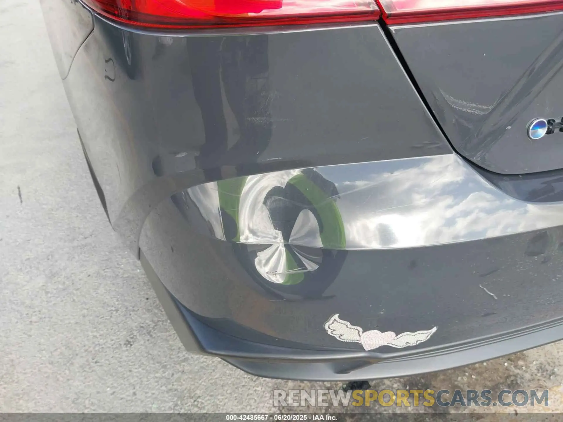 19 Photograph of a damaged car 4T1DAACK3SU006075 TOYOTA CAMRY 2025