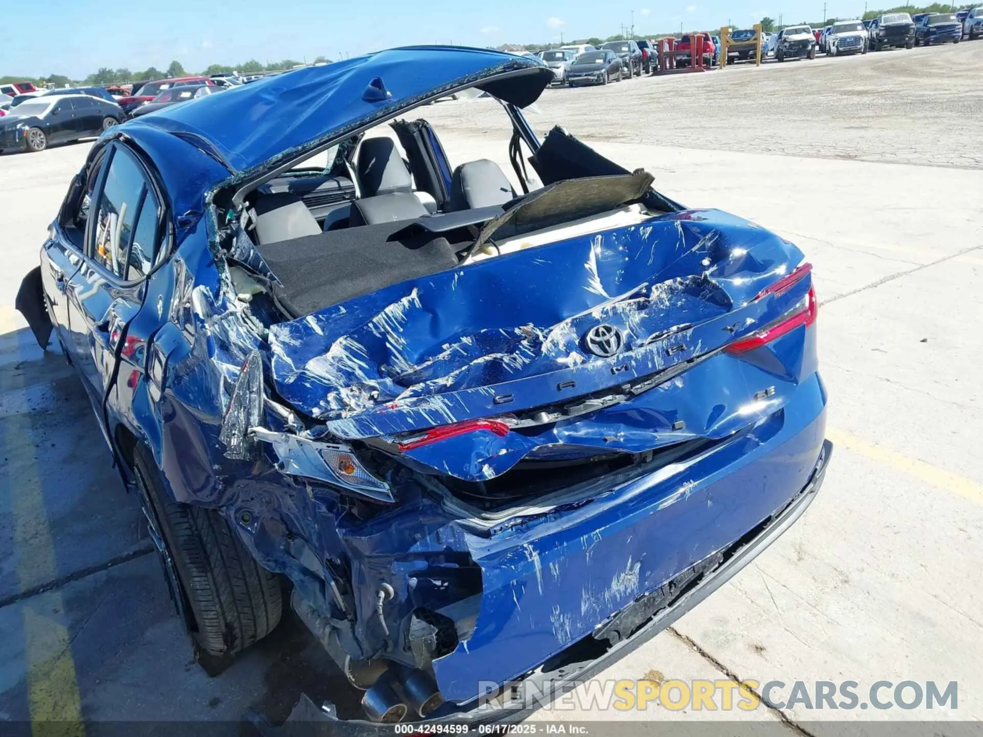 14 Photograph of a damaged car 4T1DAACK3SU041702 TOYOTA CAMRY 2025
