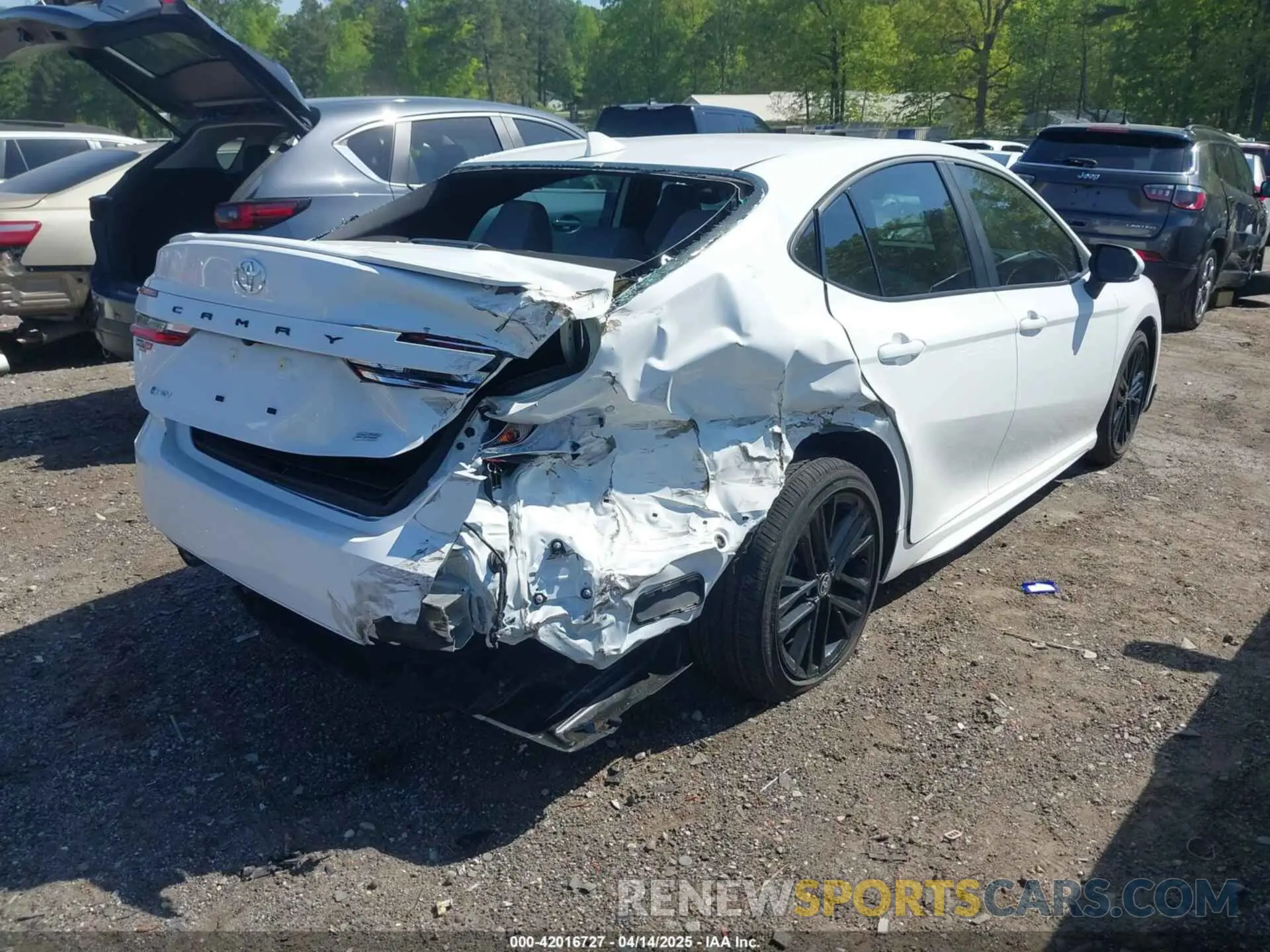4 Photograph of a damaged car 4T1DAACK3SU057821 TOYOTA CAMRY 2025