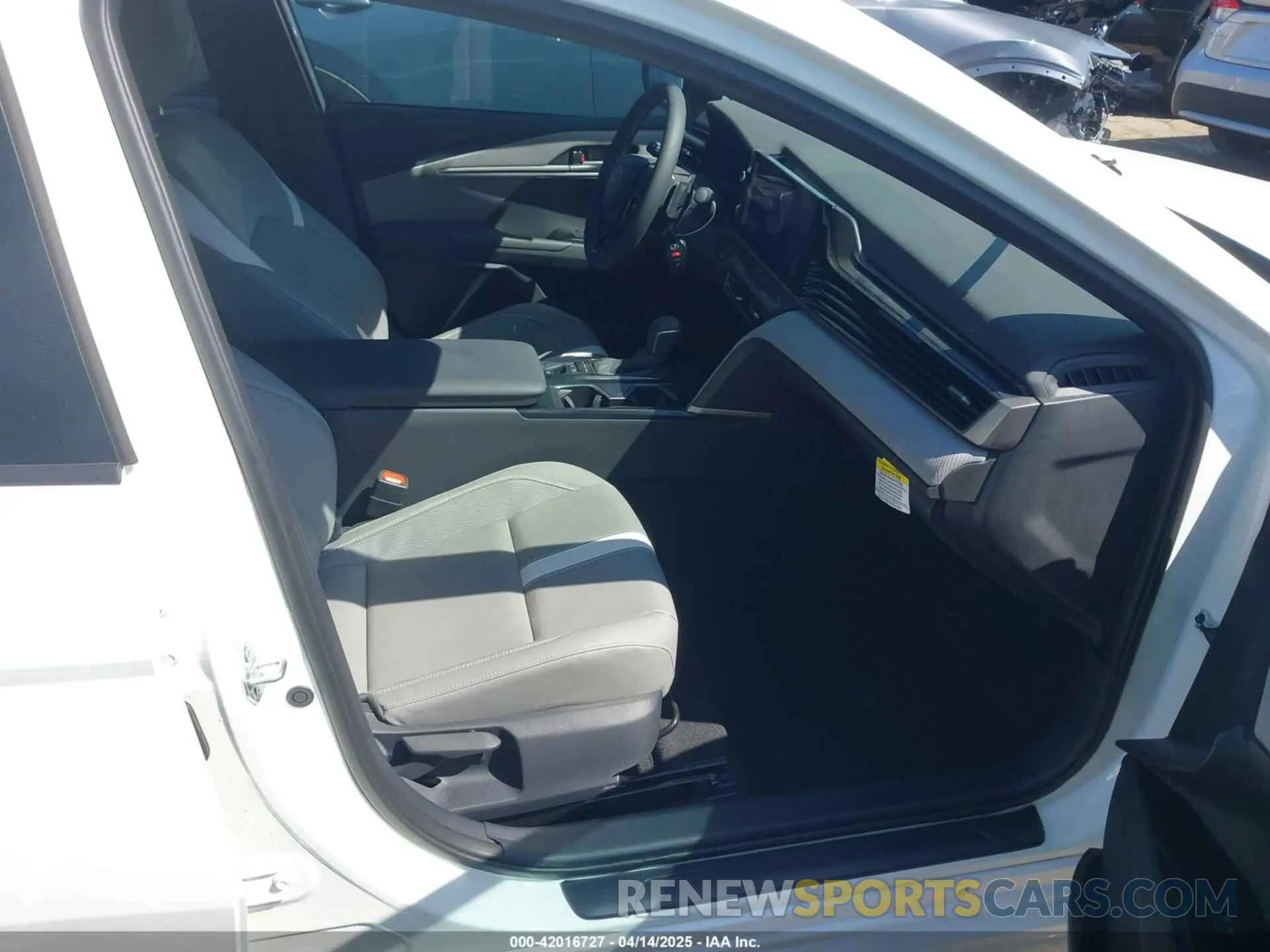 5 Photograph of a damaged car 4T1DAACK3SU057821 TOYOTA CAMRY 2025