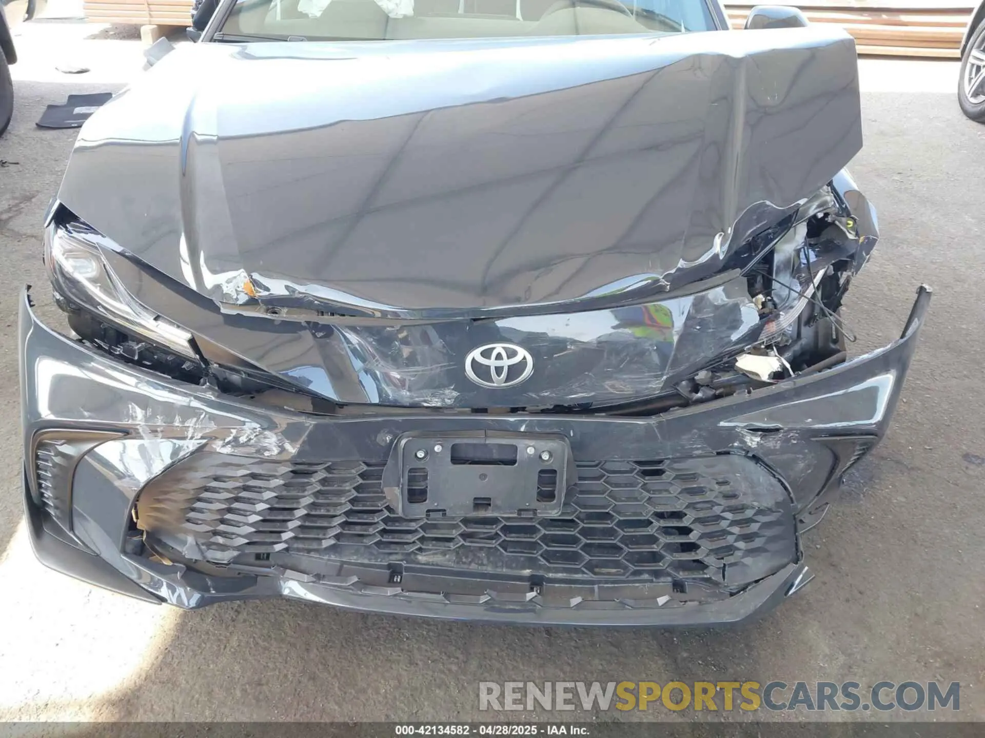 17 Photograph of a damaged car 4T1DAACK3SU068088 TOYOTA CAMRY 2025