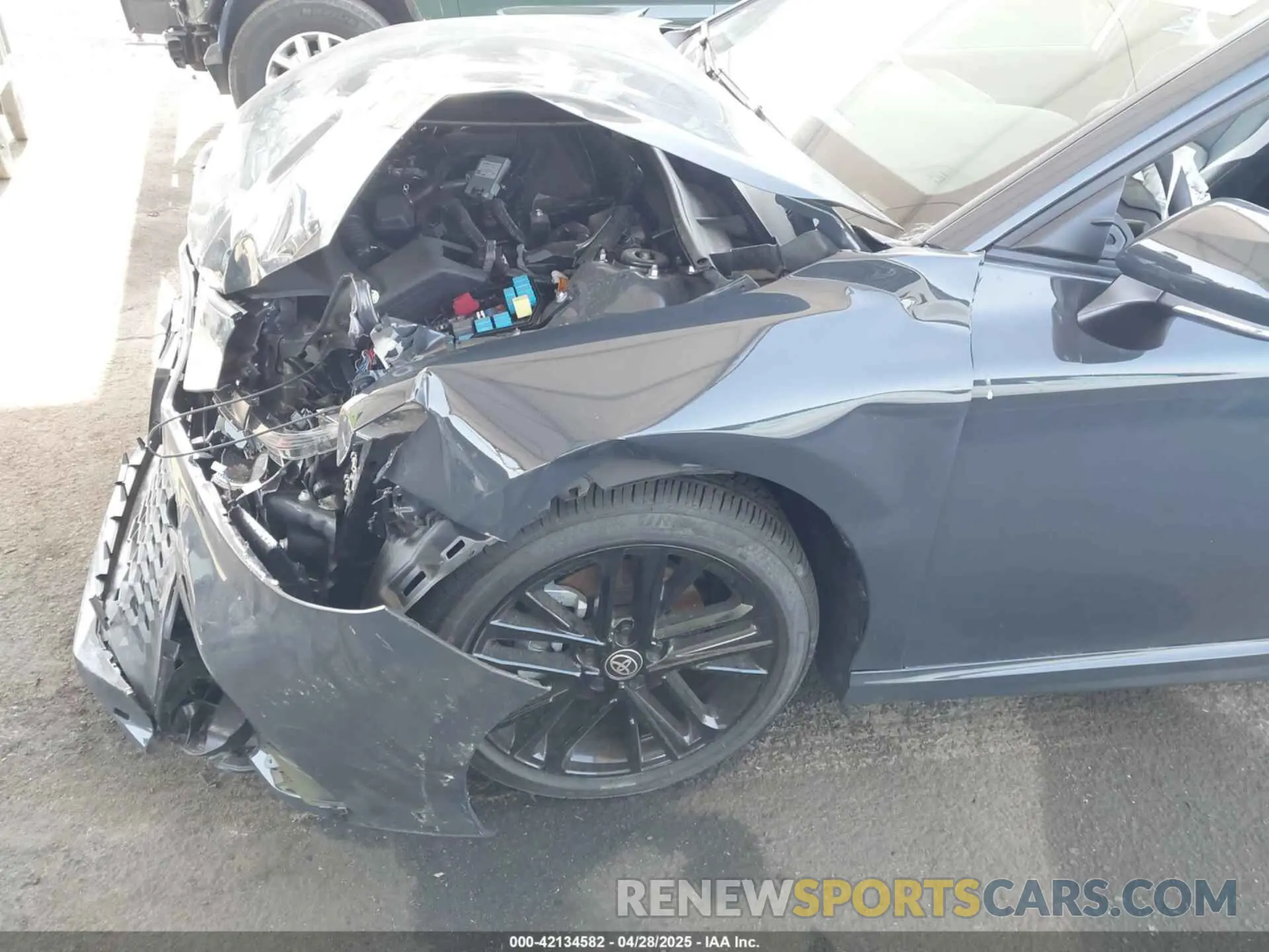 18 Photograph of a damaged car 4T1DAACK3SU068088 TOYOTA CAMRY 2025