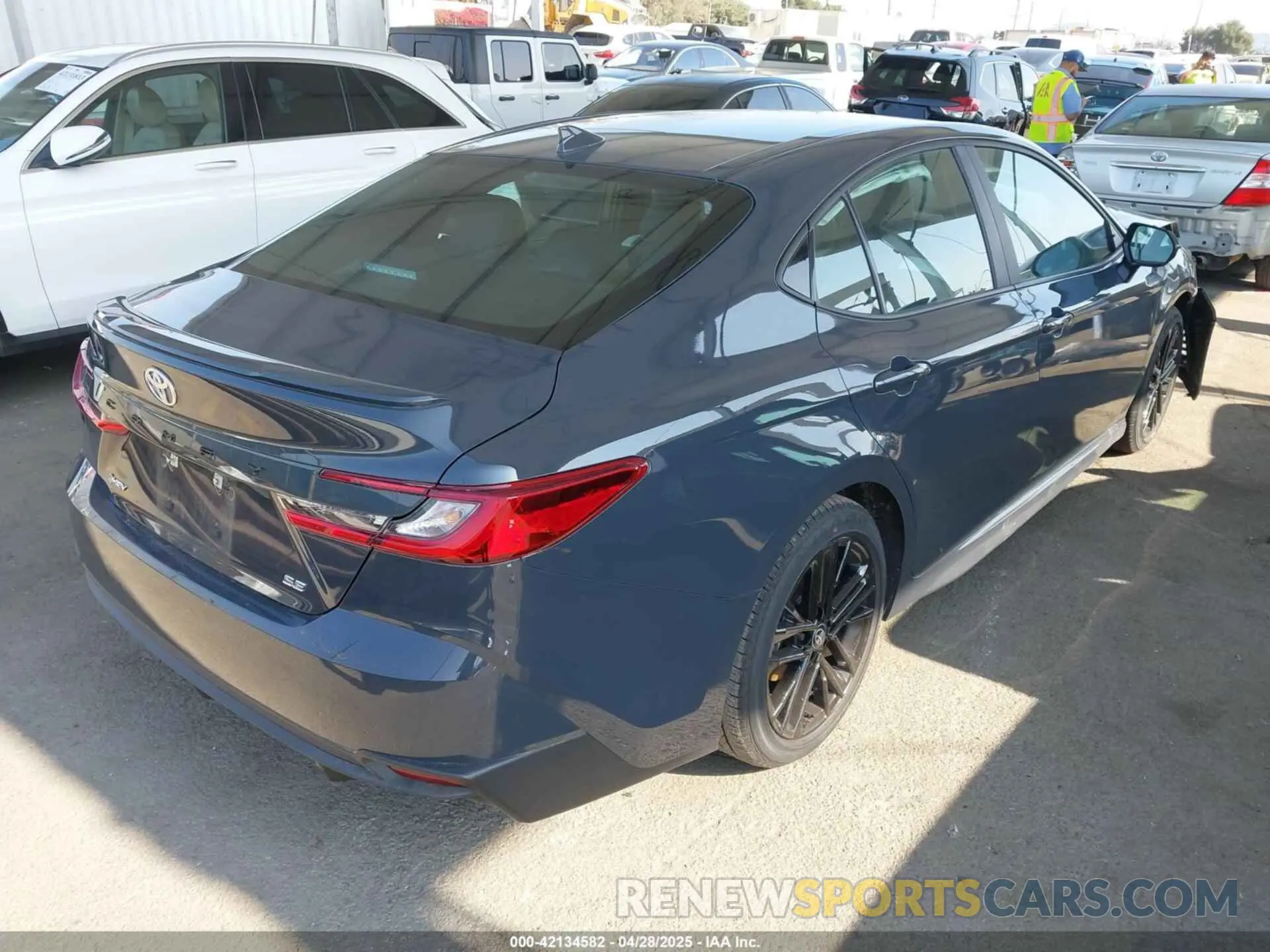 4 Photograph of a damaged car 4T1DAACK3SU068088 TOYOTA CAMRY 2025