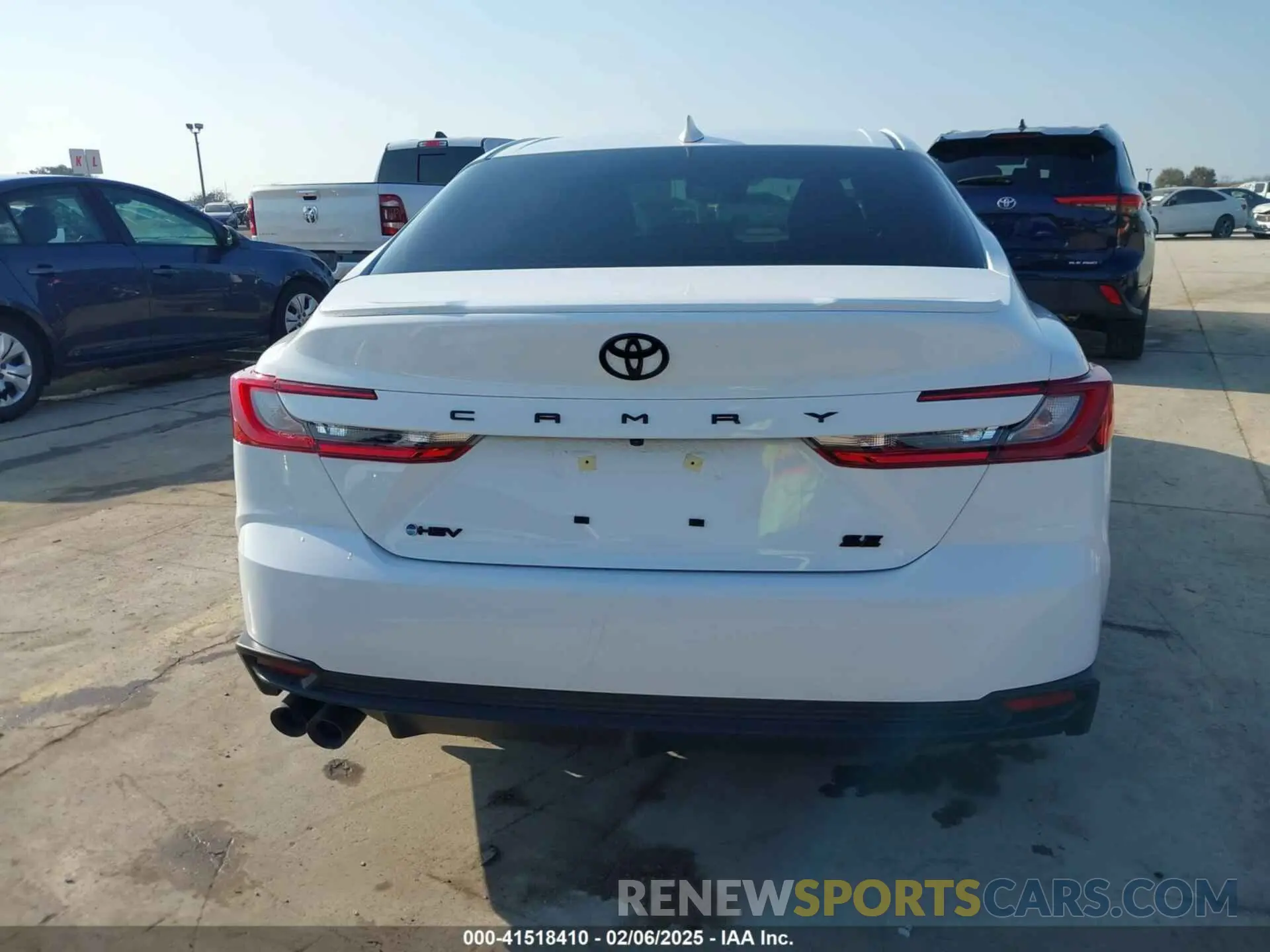 17 Photograph of a damaged car 4T1DAACK3SU078572 TOYOTA CAMRY 2025