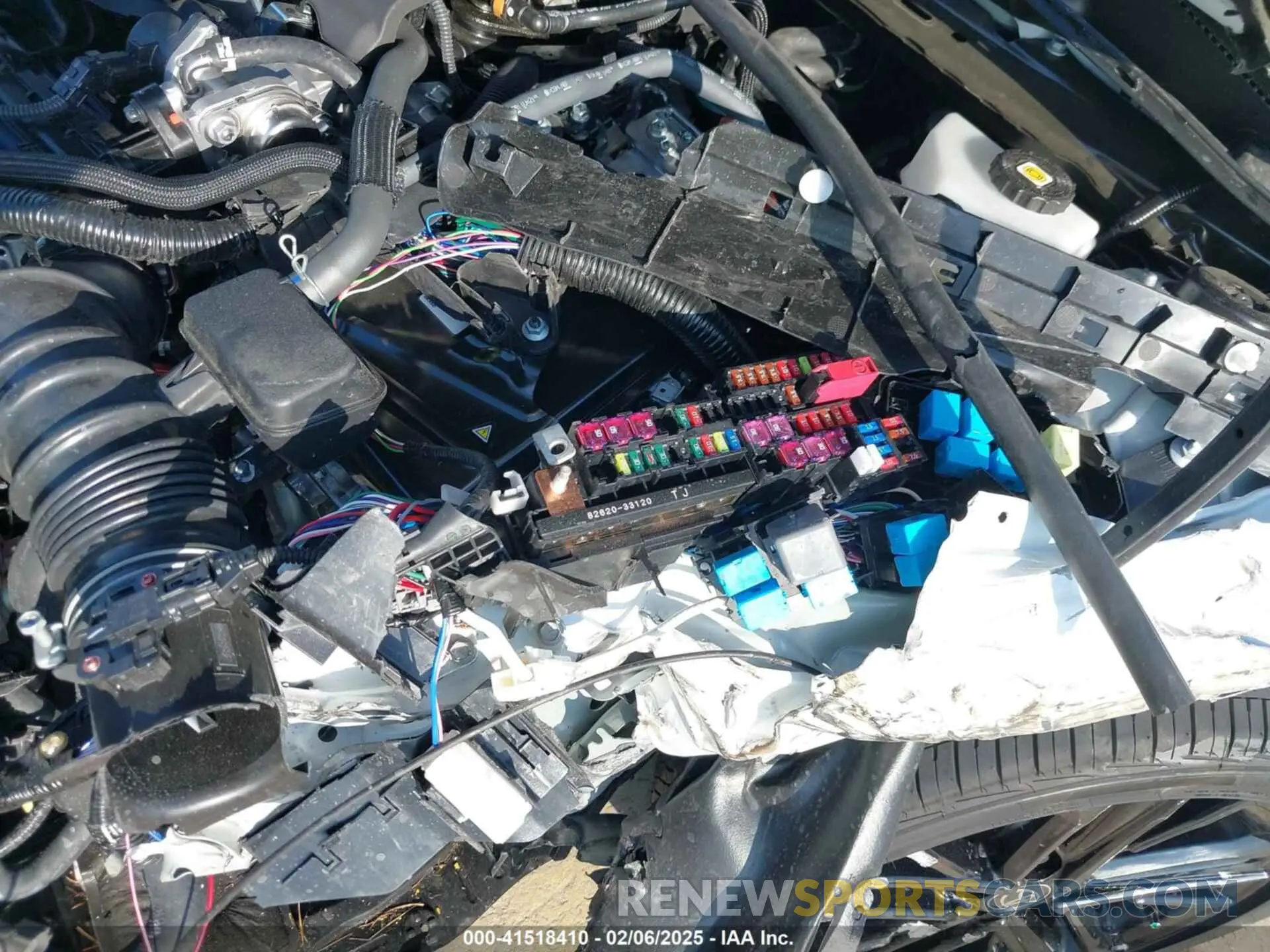18 Photograph of a damaged car 4T1DAACK3SU078572 TOYOTA CAMRY 2025
