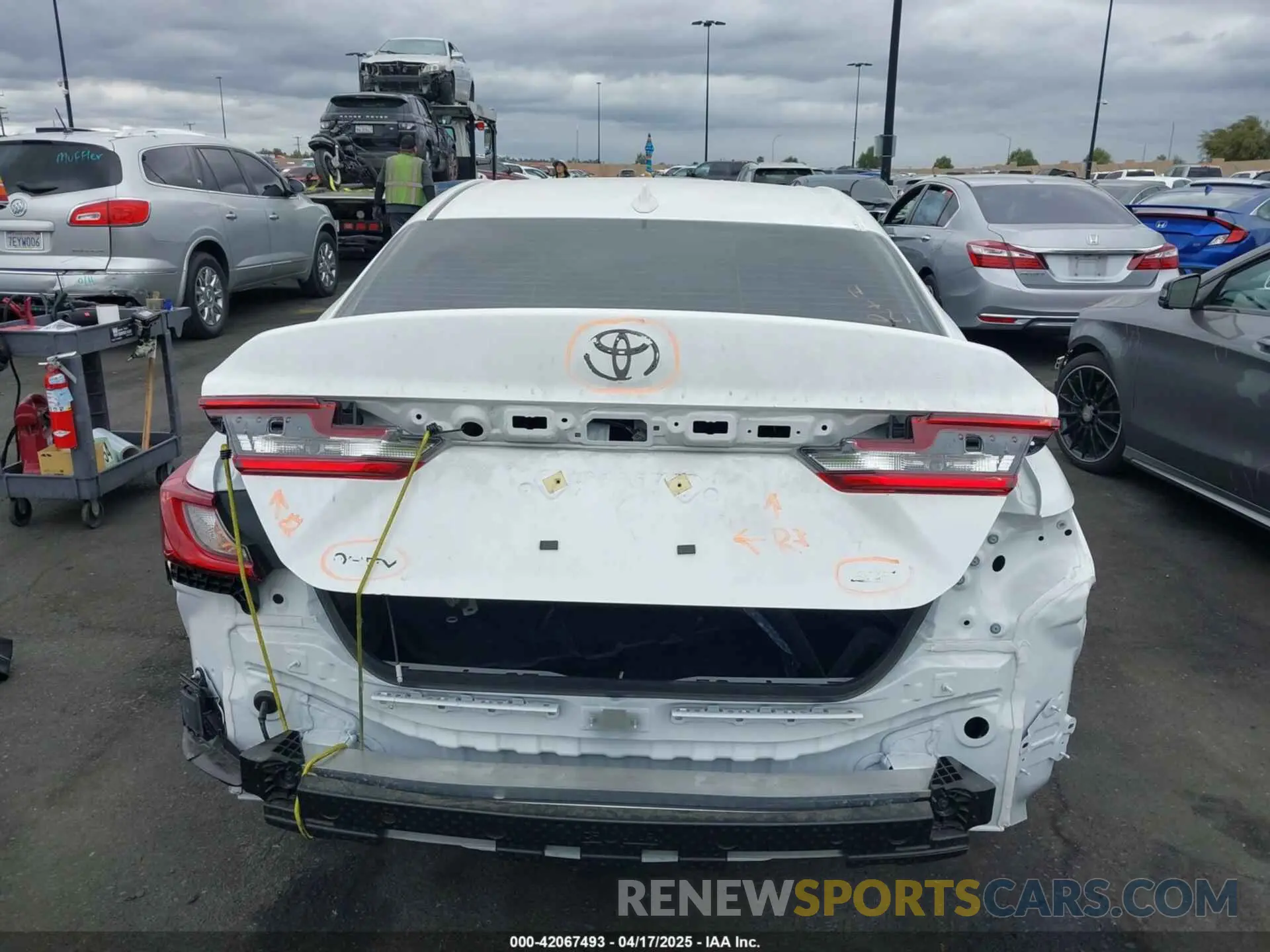 17 Photograph of a damaged car 4T1DAACK3SU087725 TOYOTA CAMRY 2025