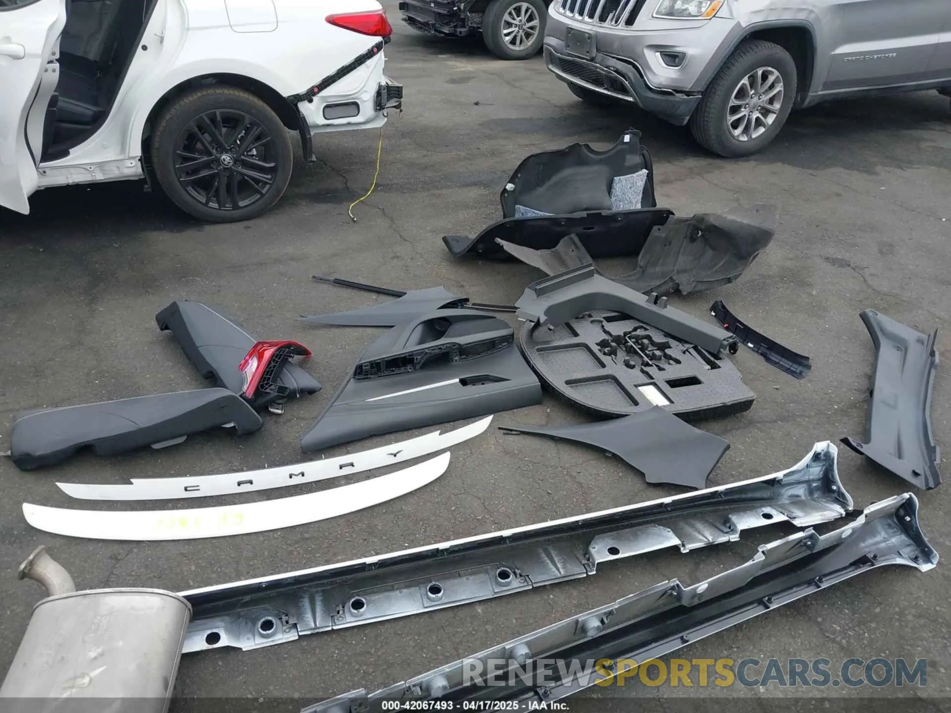 18 Photograph of a damaged car 4T1DAACK3SU087725 TOYOTA CAMRY 2025