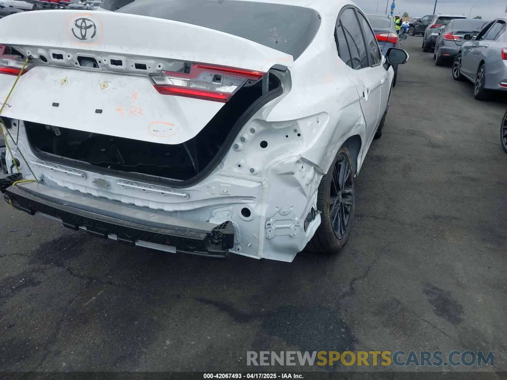 4 Photograph of a damaged car 4T1DAACK3SU087725 TOYOTA CAMRY 2025