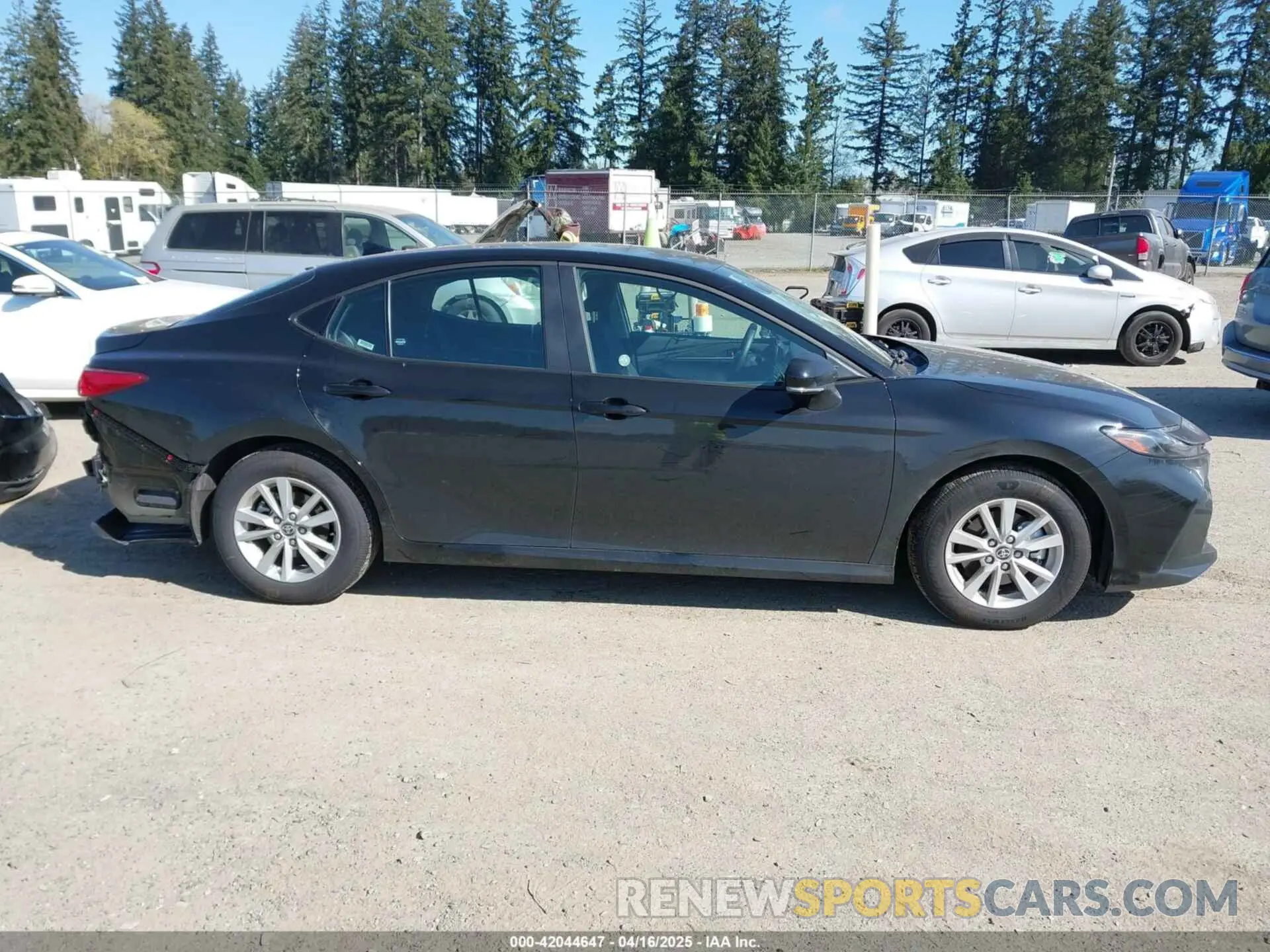 14 Photograph of a damaged car 4T1DAACK3SU101641 TOYOTA CAMRY 2025