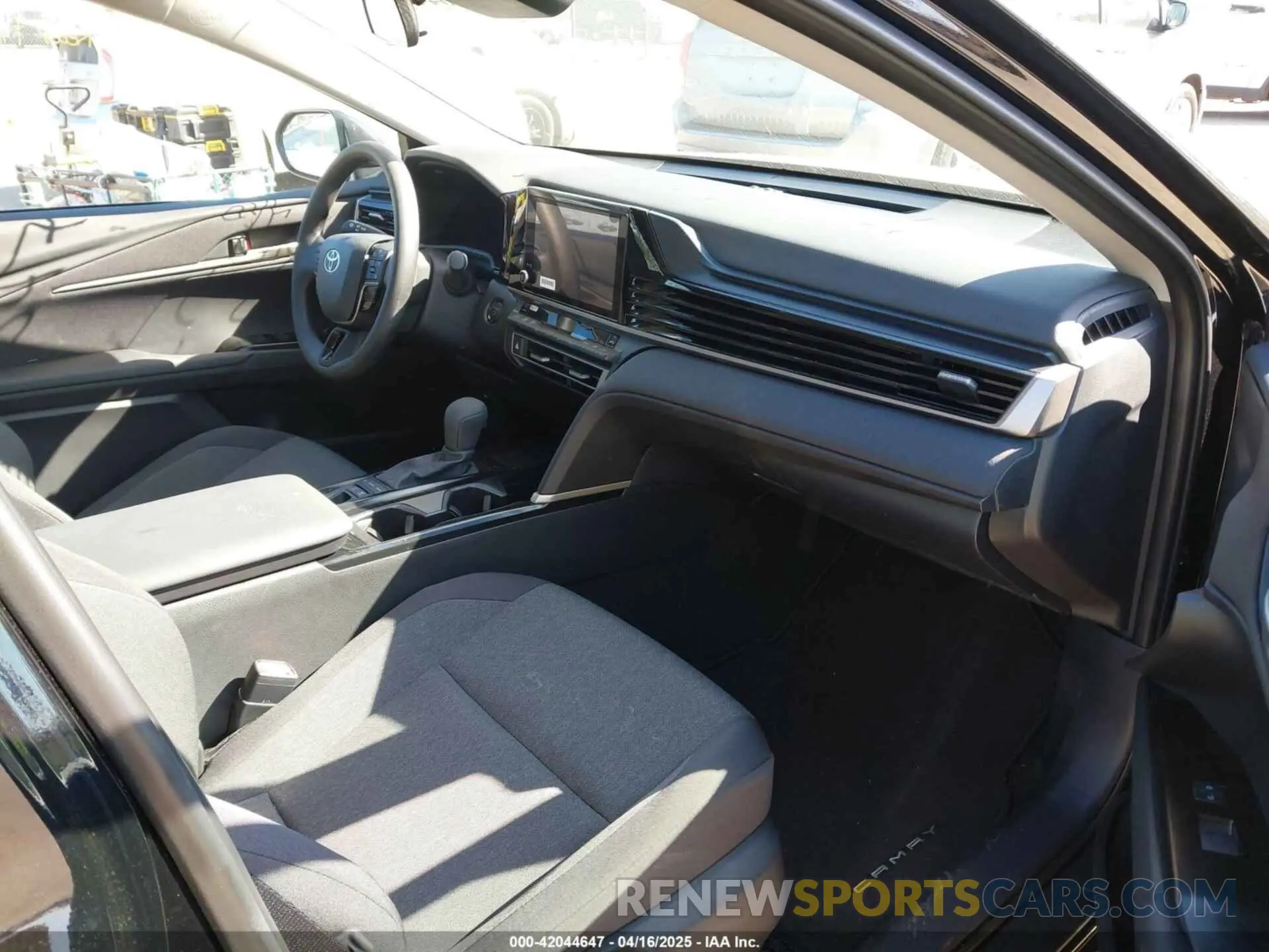 5 Photograph of a damaged car 4T1DAACK3SU101641 TOYOTA CAMRY 2025