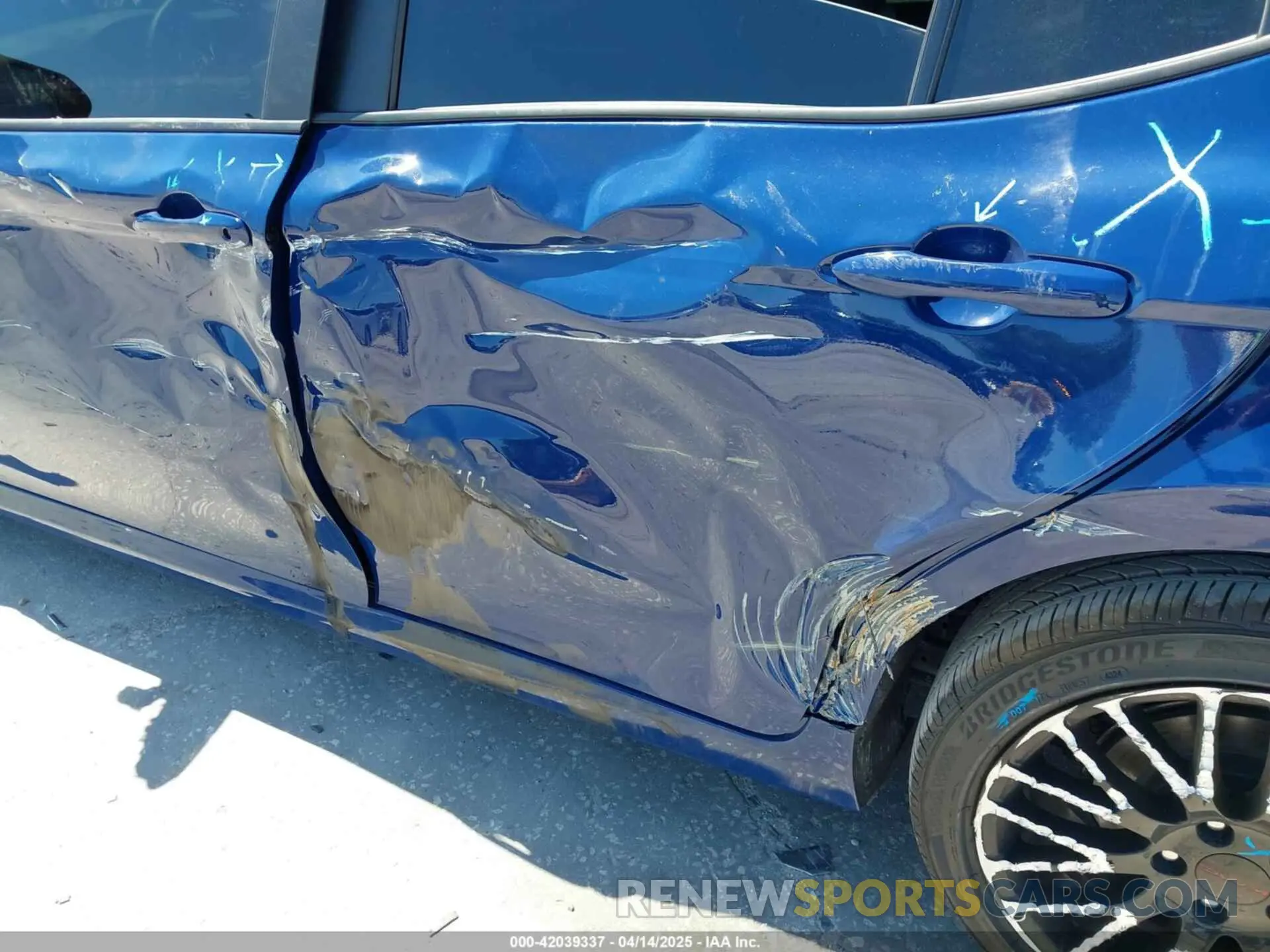 19 Photograph of a damaged car 4T1DAACK3SU104152 TOYOTA CAMRY 2025
