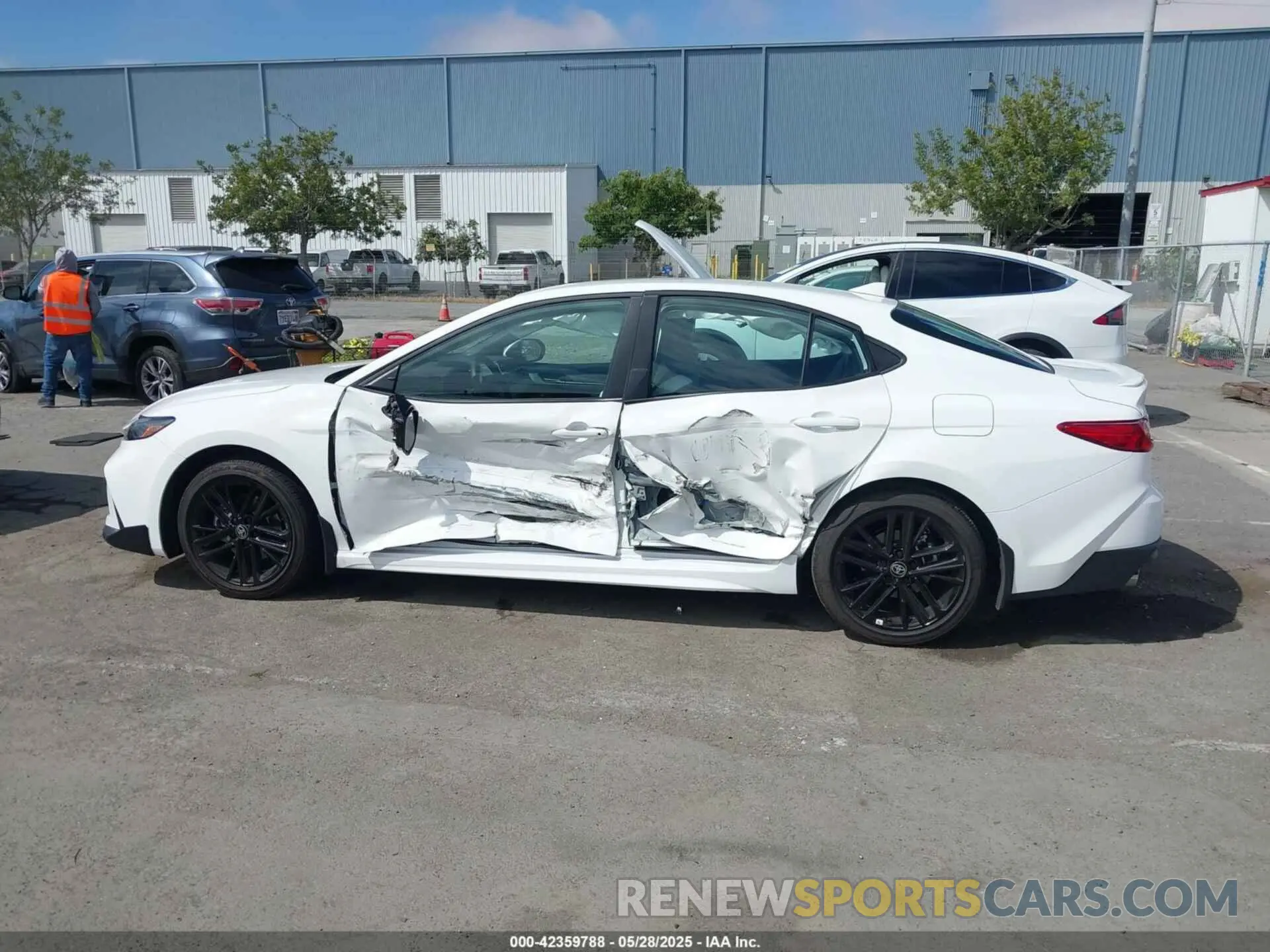 15 Photograph of a damaged car 4T1DAACK3SU128323 TOYOTA CAMRY 2025