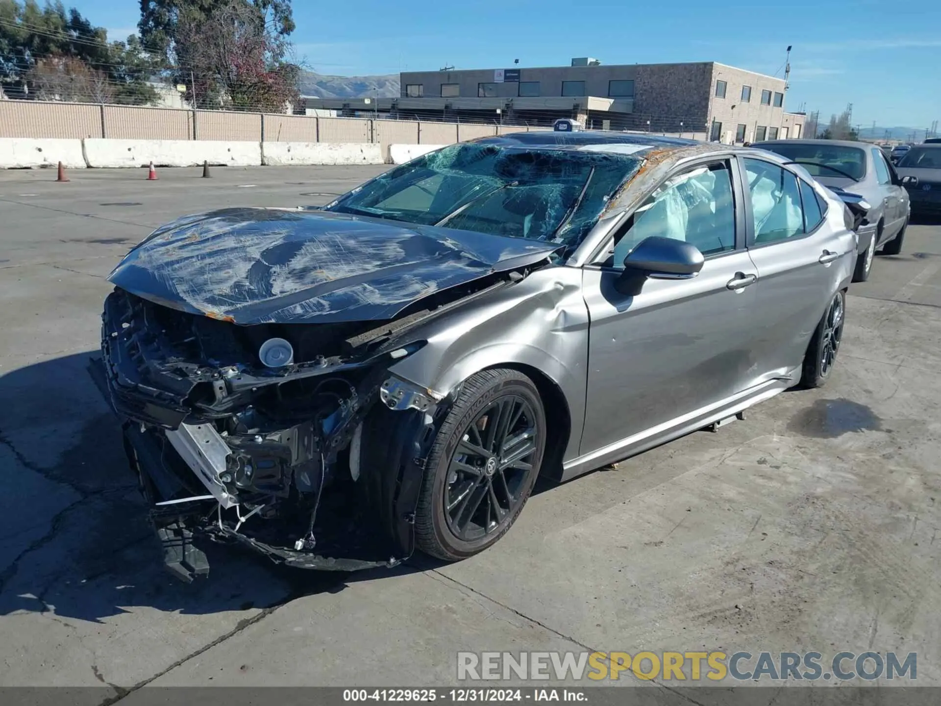 2 Photograph of a damaged car 4T1DAACK3SU503398 TOYOTA CAMRY 2025