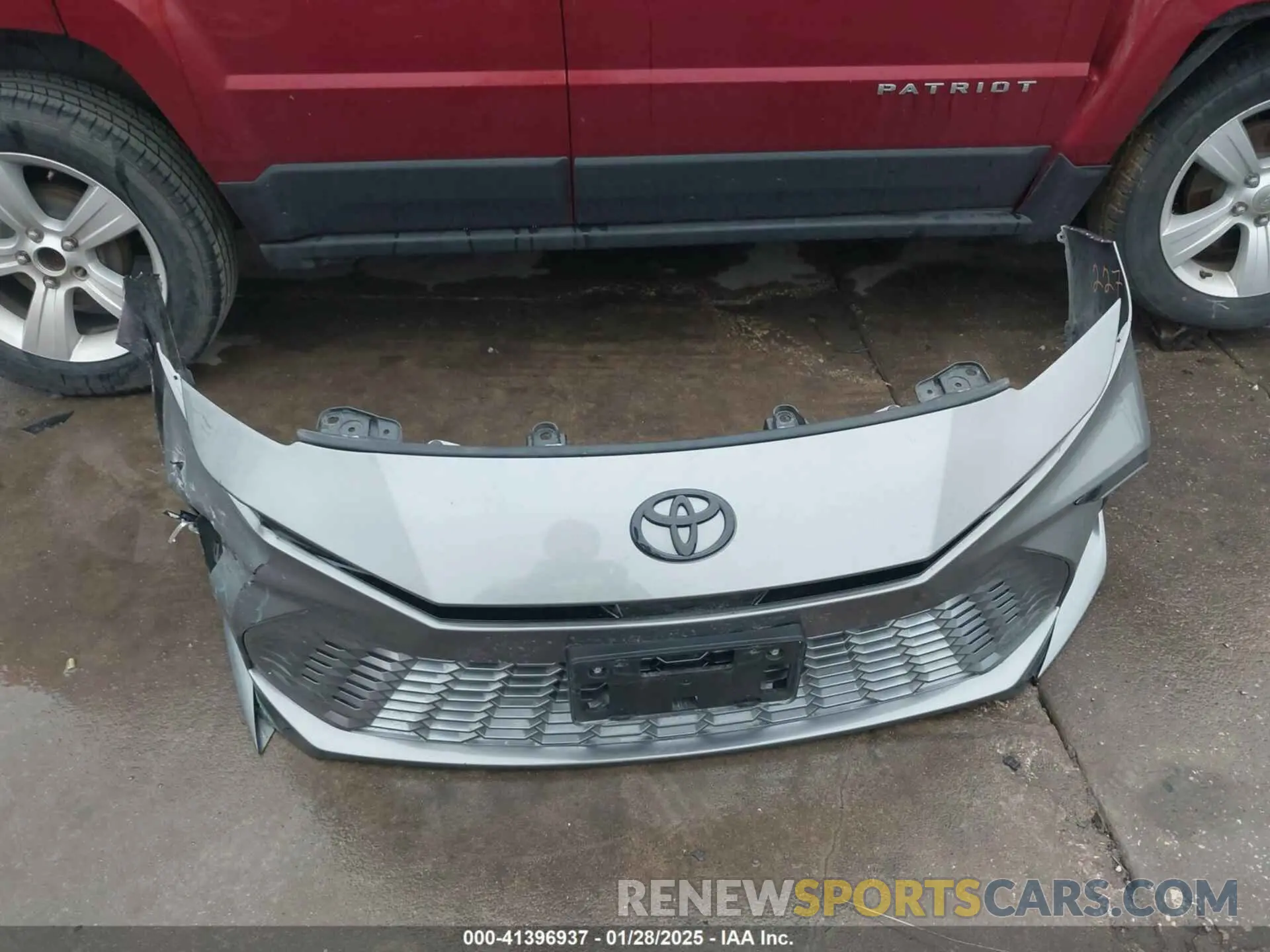 12 Photograph of a damaged car 4T1DAACK3SU505927 TOYOTA CAMRY 2025