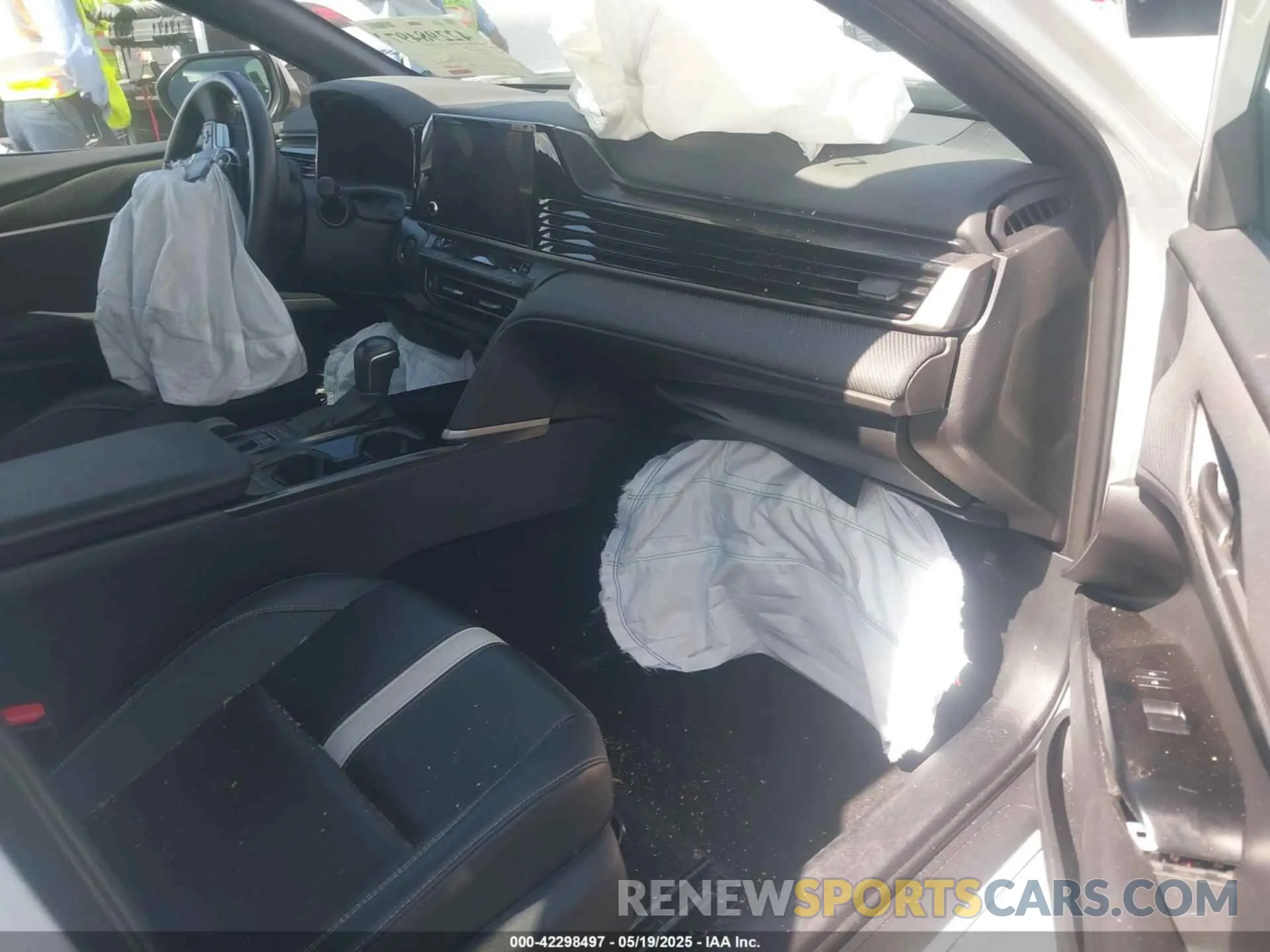 5 Photograph of a damaged car 4T1DAACK3SU512179 TOYOTA CAMRY 2025