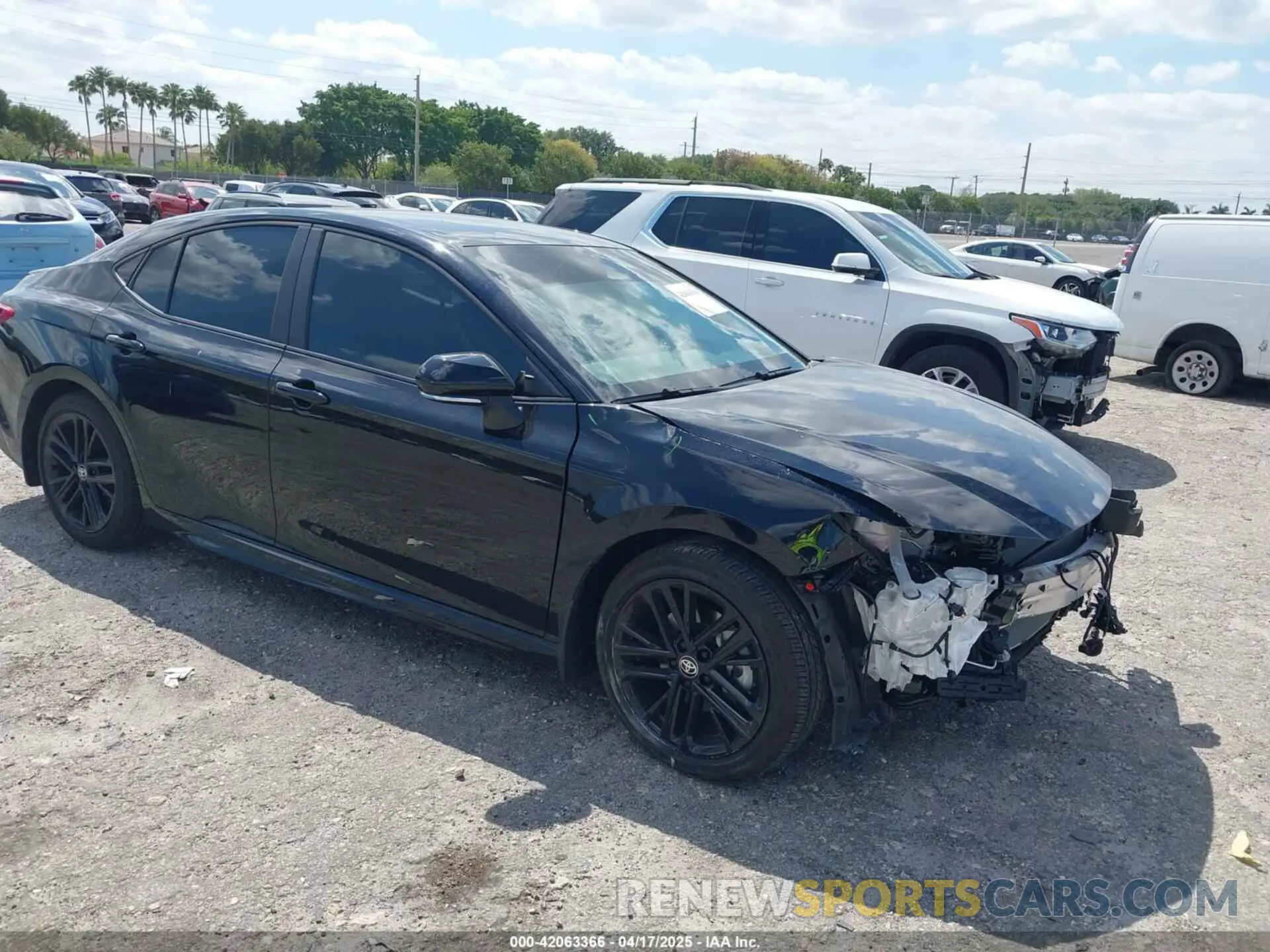 1 Photograph of a damaged car 4T1DAACK3SU521125 TOYOTA CAMRY 2025